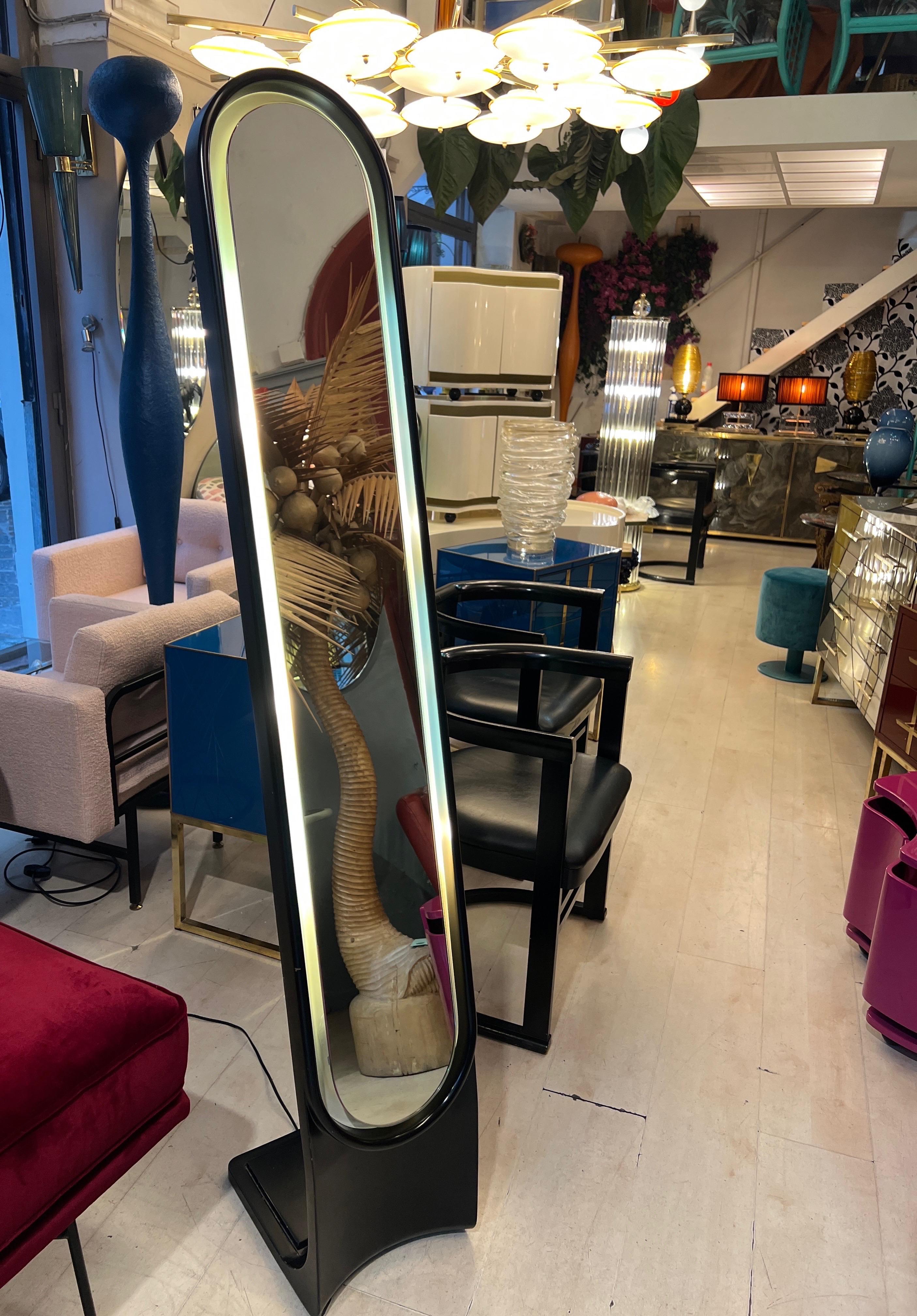 Schwarzer italienischer Bodenspiegel mit Hintergrundbeleuchtung von Rimadesio, ca. 1970er Jahre im Zustand „Gut“ im Angebot in Florence, IT