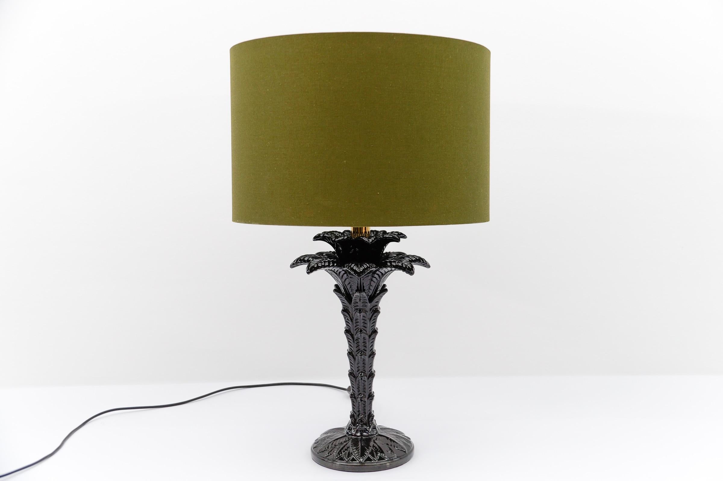 Très élégant et très beau. 

Entièrement fonctionnel. 

La photo avec l'abat-jour sert uniquement d'illustration, la base de la lampe est livrée sans l'abat-jour.

Veuillez noter que les abat-jour ne sont pas inclus dans le prix.
 