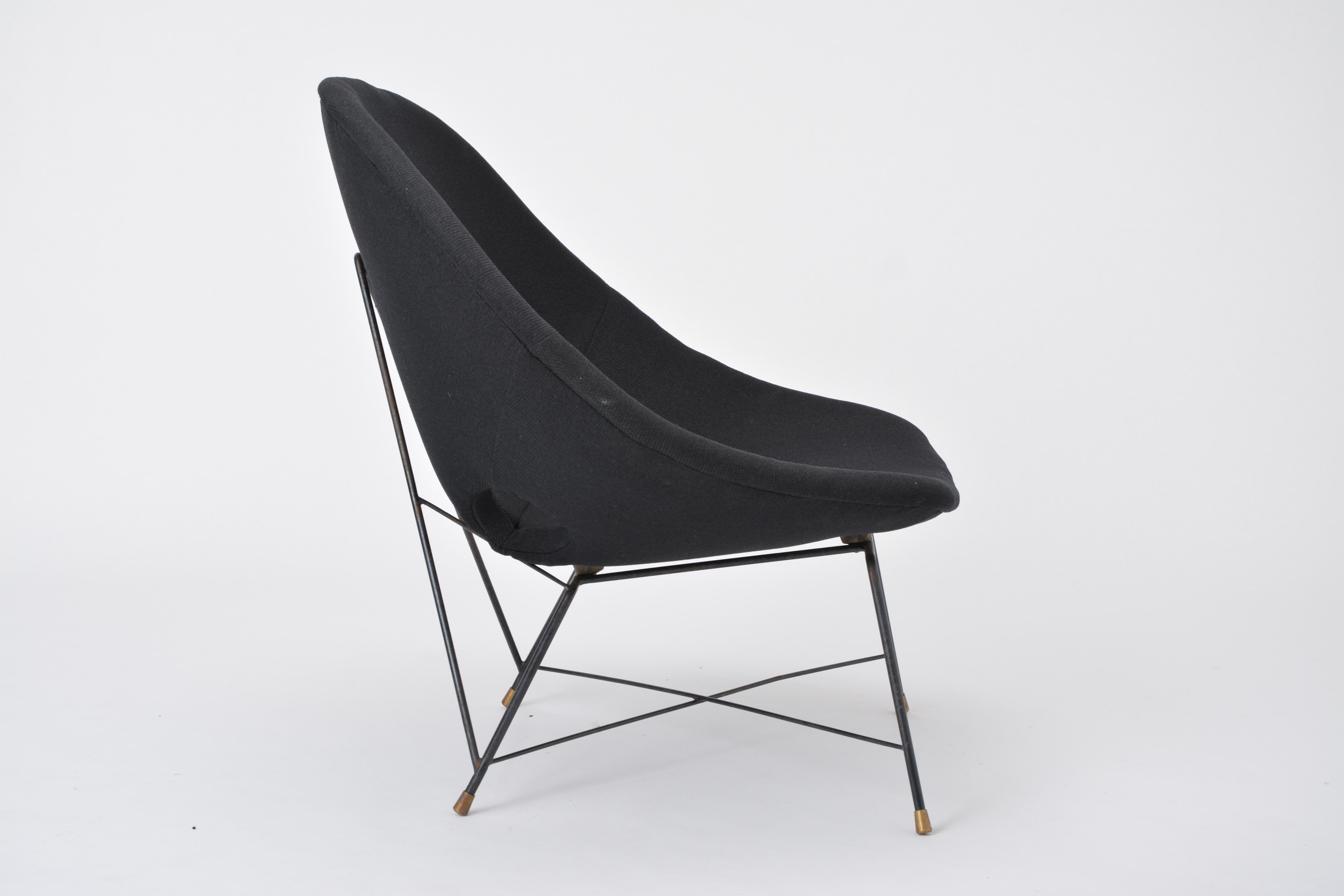 Black Italian Mid-Century Modern Cosmos chair by Augusto Bozzi for Saporiti In Good Condition In Berlin, DE