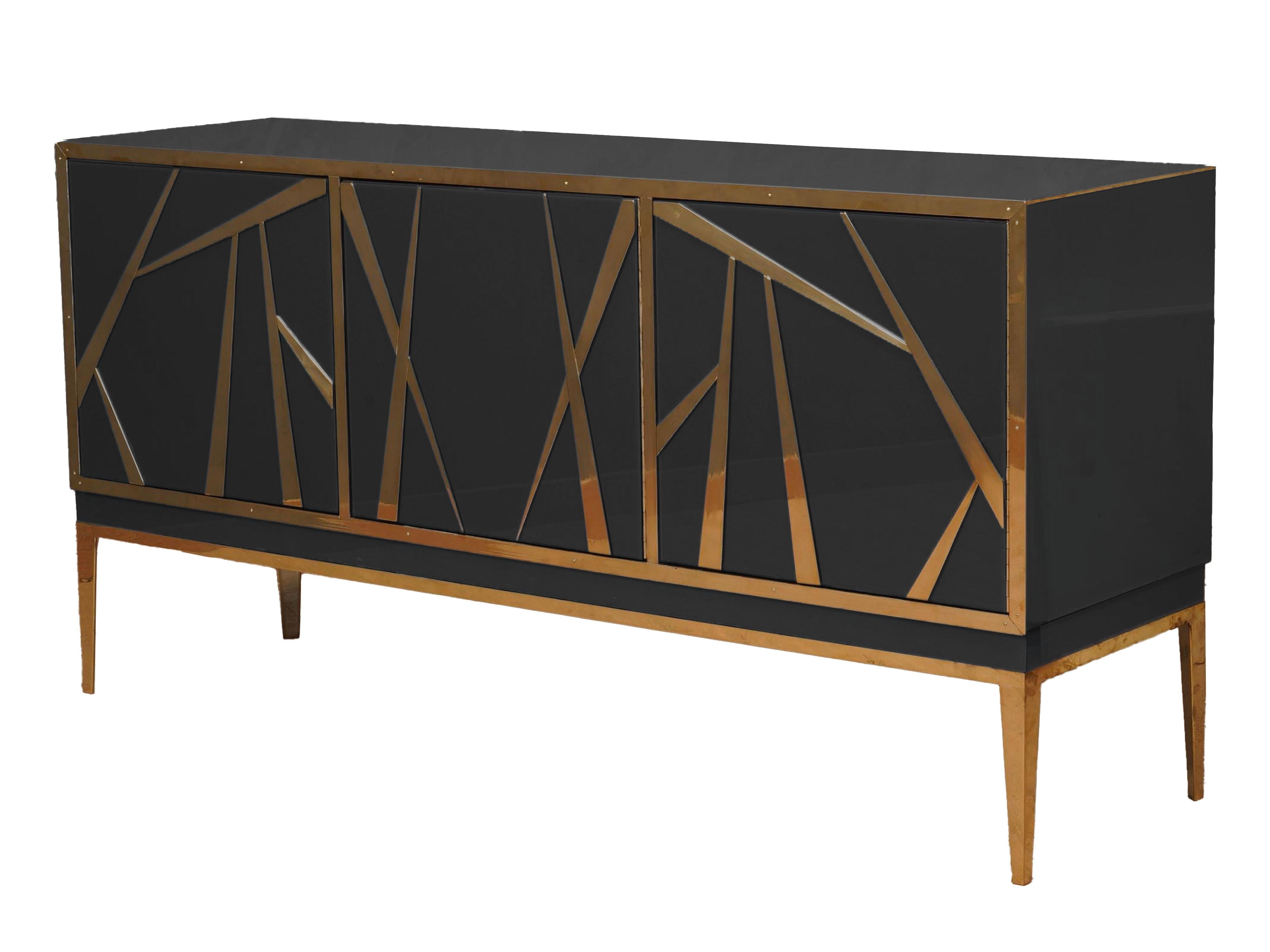 Artesanía italiana con este lujoso Aparador de Lujo Italiano Negro, una obra maestra única en el estilo de mediados de siglo, actualmente disponible en subasta. 

Fabricado meticulosamente por hábiles artesanos, este aparador presenta una robusta