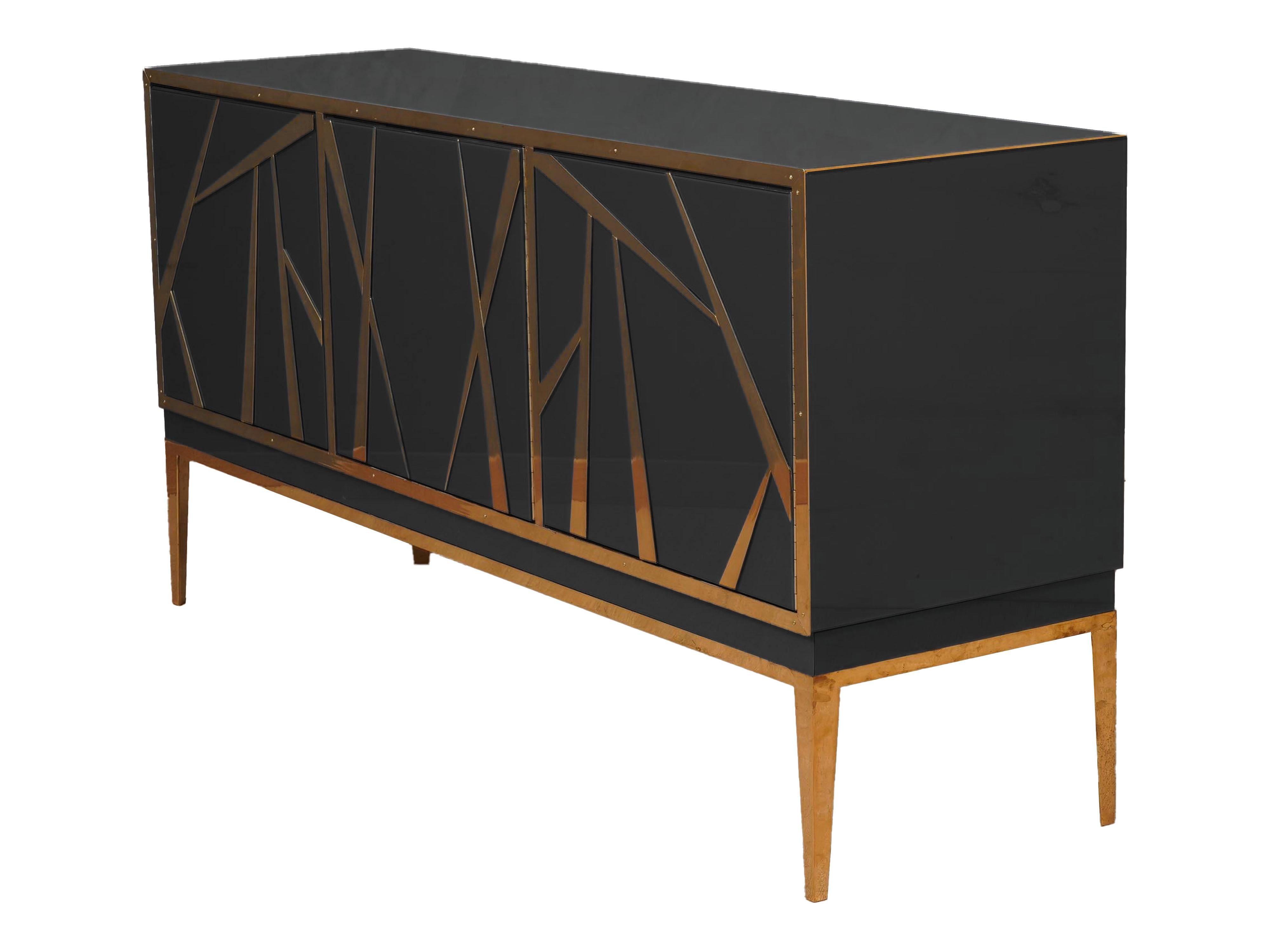 Aparador de lujo italiano negro de estilo de mediados de siglo disponible Moderno en venta