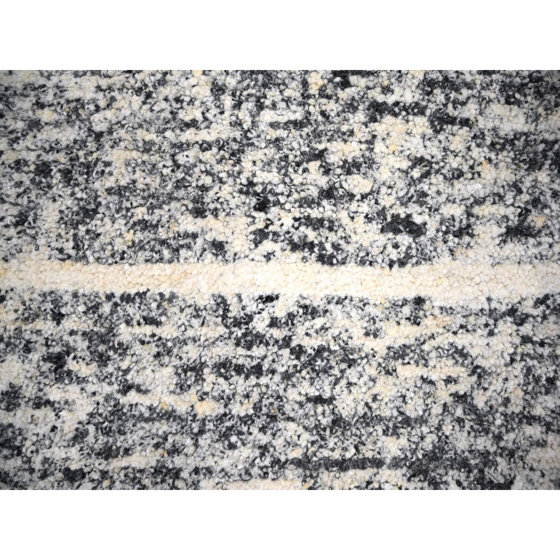 Alfombra Oriental Sobredimensionada de Lana Anudada a Mano con Diseño Moderno de Estrías Negro-Marfil en venta 2