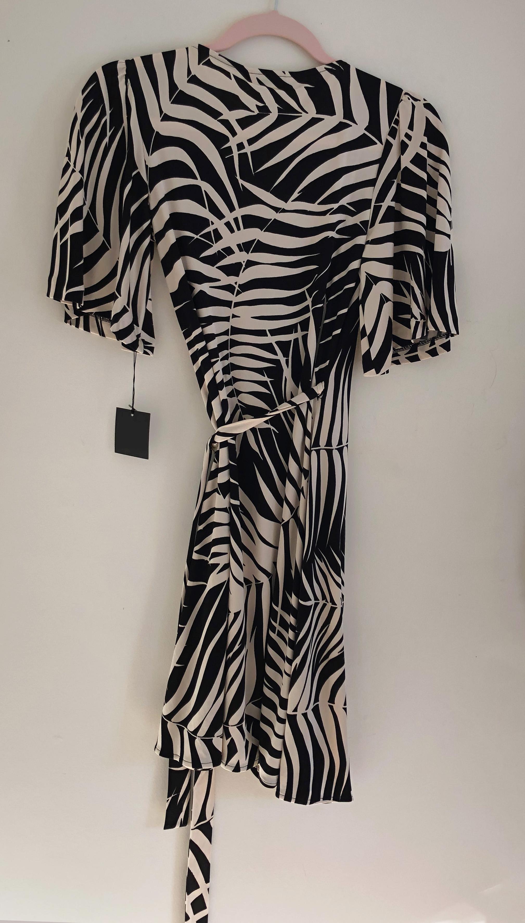 Black ivory print silk jersey wrap dress NWT Flora Kung - sizes  2