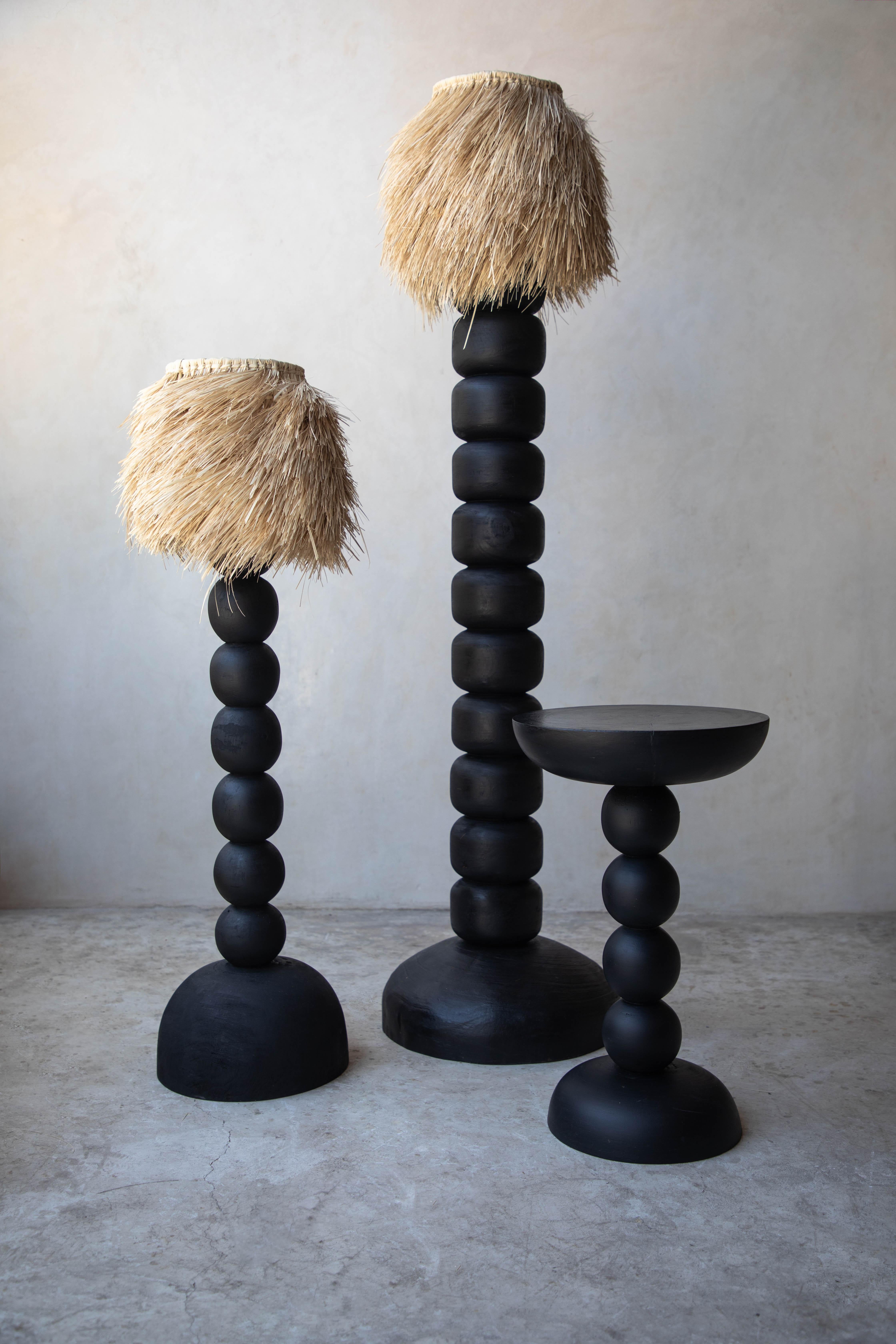 Lampadaire en bois de jaspe noir avec écran de palmier de Daniel Orozco Neuf - En vente à Geneve, CH