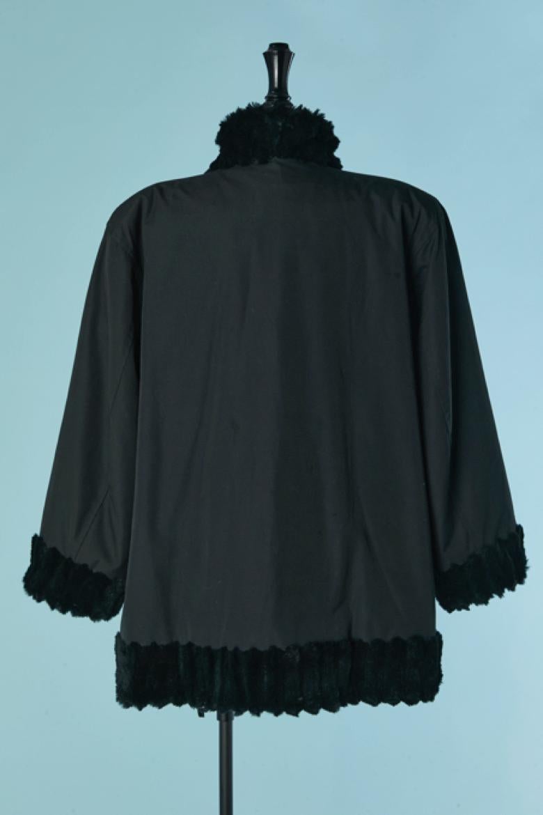Schwarze Jacke mit Pelzfutter Yves Saint Laurent Variation im Angebot 3