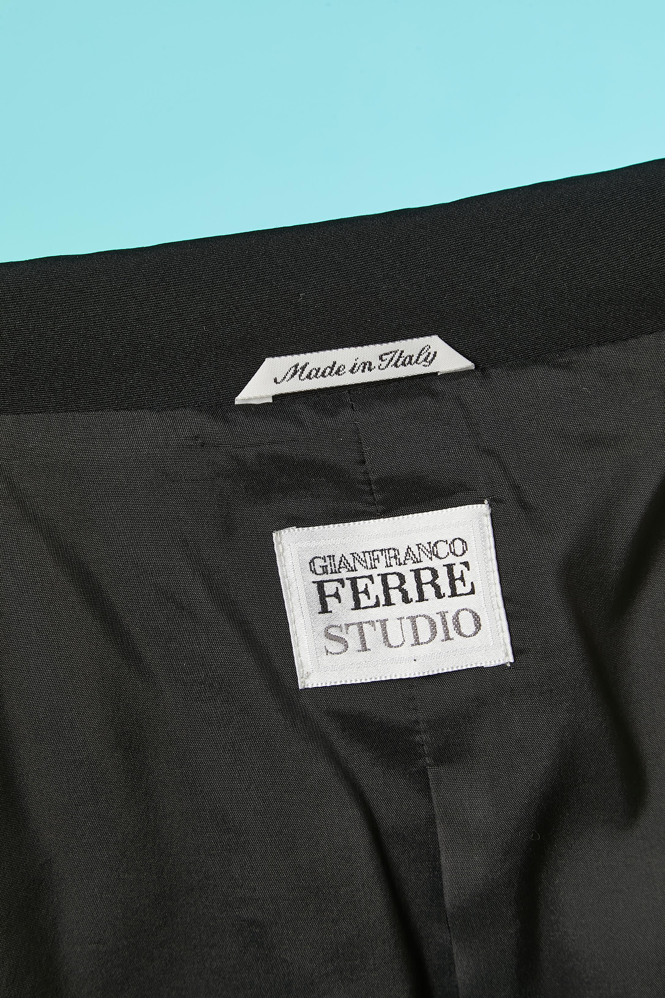 Schwarze Jacke mit Nerzstreifen an den Ärmeln Gianfranco Ferré Studio A im Angebot 3