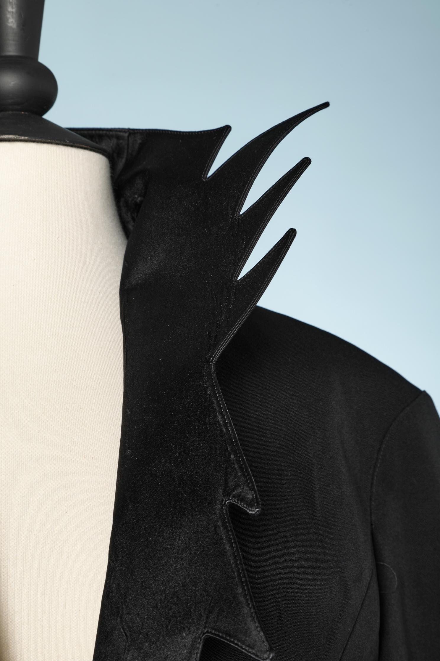  Schwarze Jacke mit gekerbtem Satinkragen  Thierry Mugler  im Zustand „Gut“ im Angebot in Saint-Ouen-Sur-Seine, FR