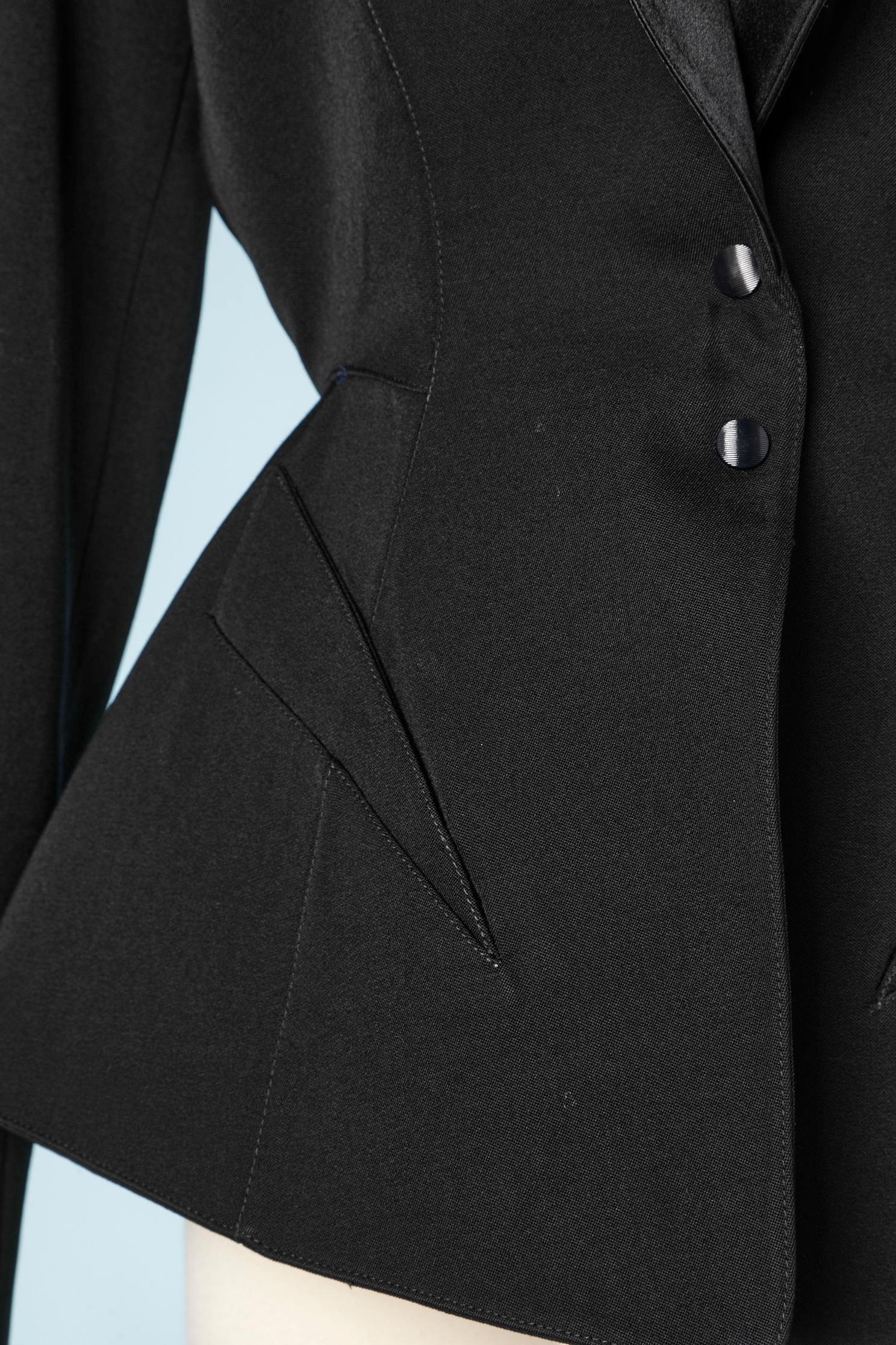  Schwarze Jacke mit gekerbtem Satinkragen  Thierry Mugler  Damen im Angebot