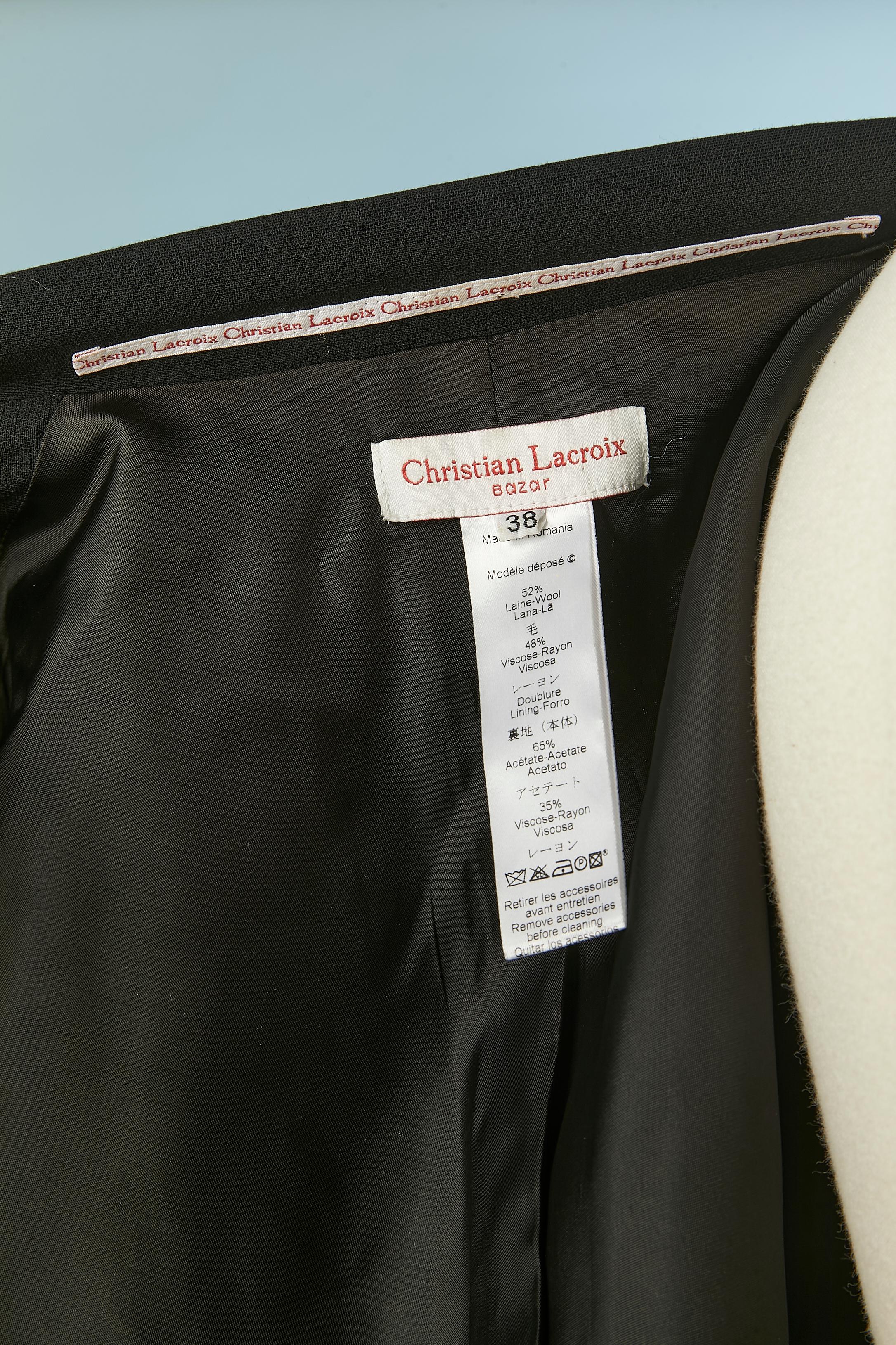 Schwarze Jacke mit Paspelierung und Broschenverzierung Christian Lacroix BAZAR im Angebot 3
