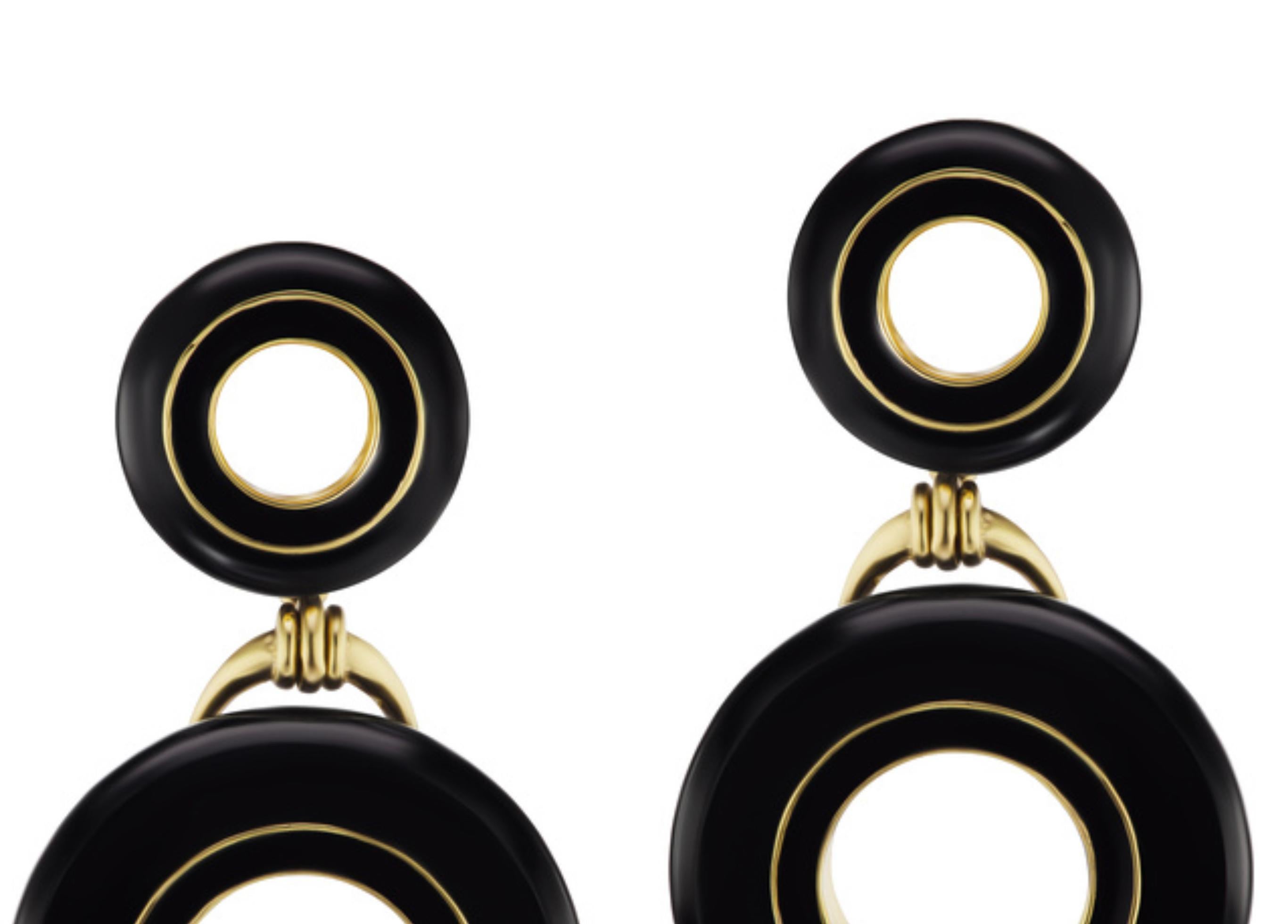 Contemporary Black Jade and Enamel Earrings in 18 Karat Yellow Gold For Sale