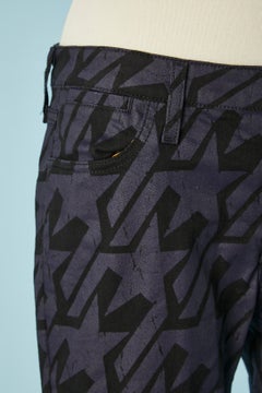 Schwarzer Juan mit violett bedruckten Sternen auf Anglomania von Vivienne Westwood