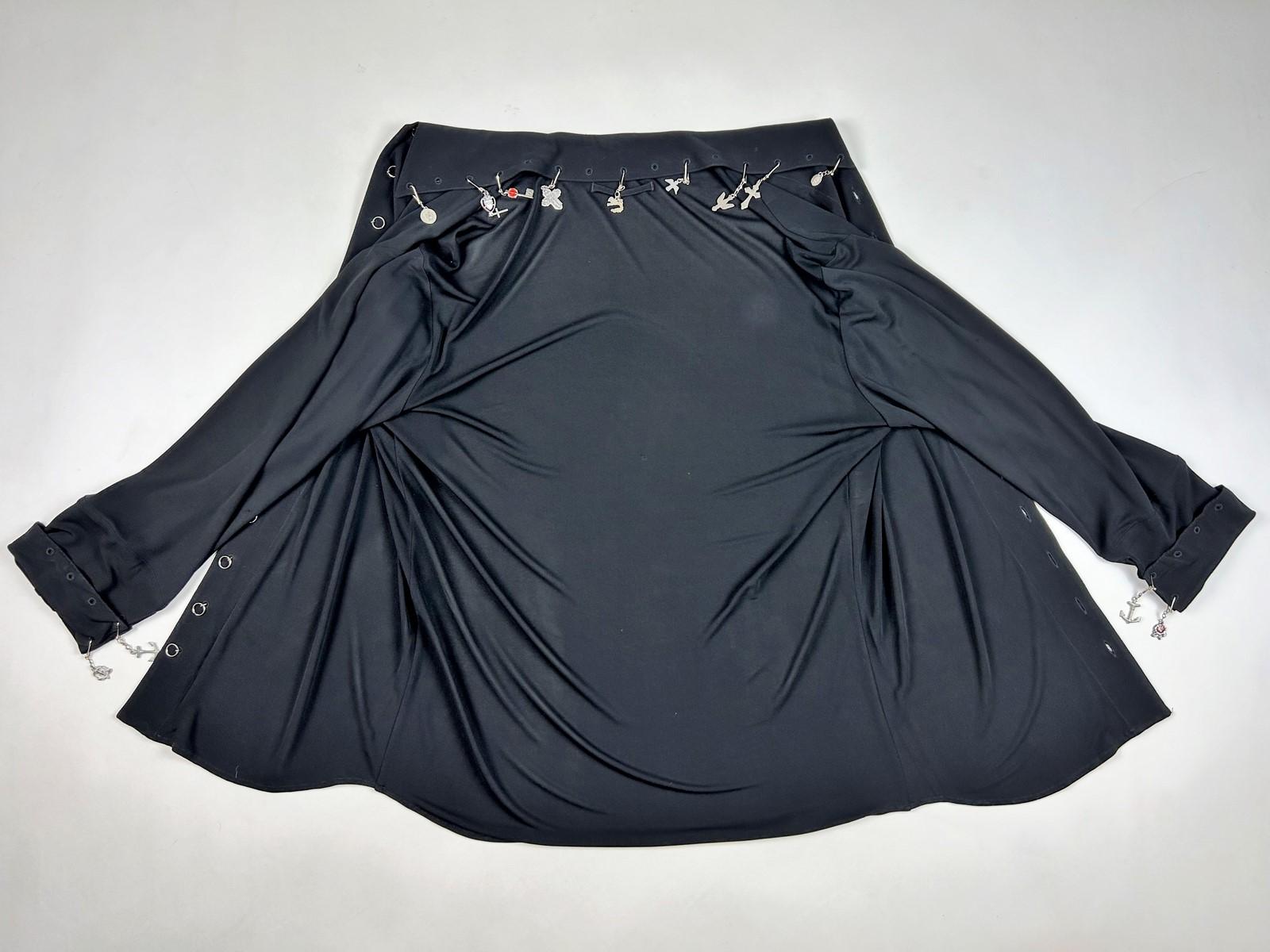 Camisa de punto negro con dijes de Jean Paul Gaultier Homme - Francia Circa 1995 en venta 9