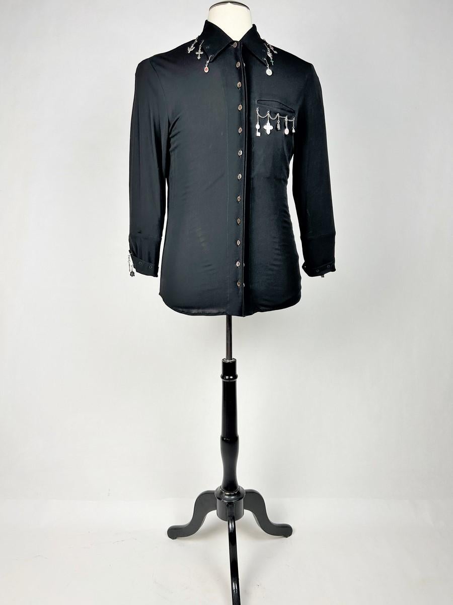 Black jersey shirt with charms by Jean-Paul Gaultier Homme - France Circa 1995 In Good Condition For Sale In Toulon, FR