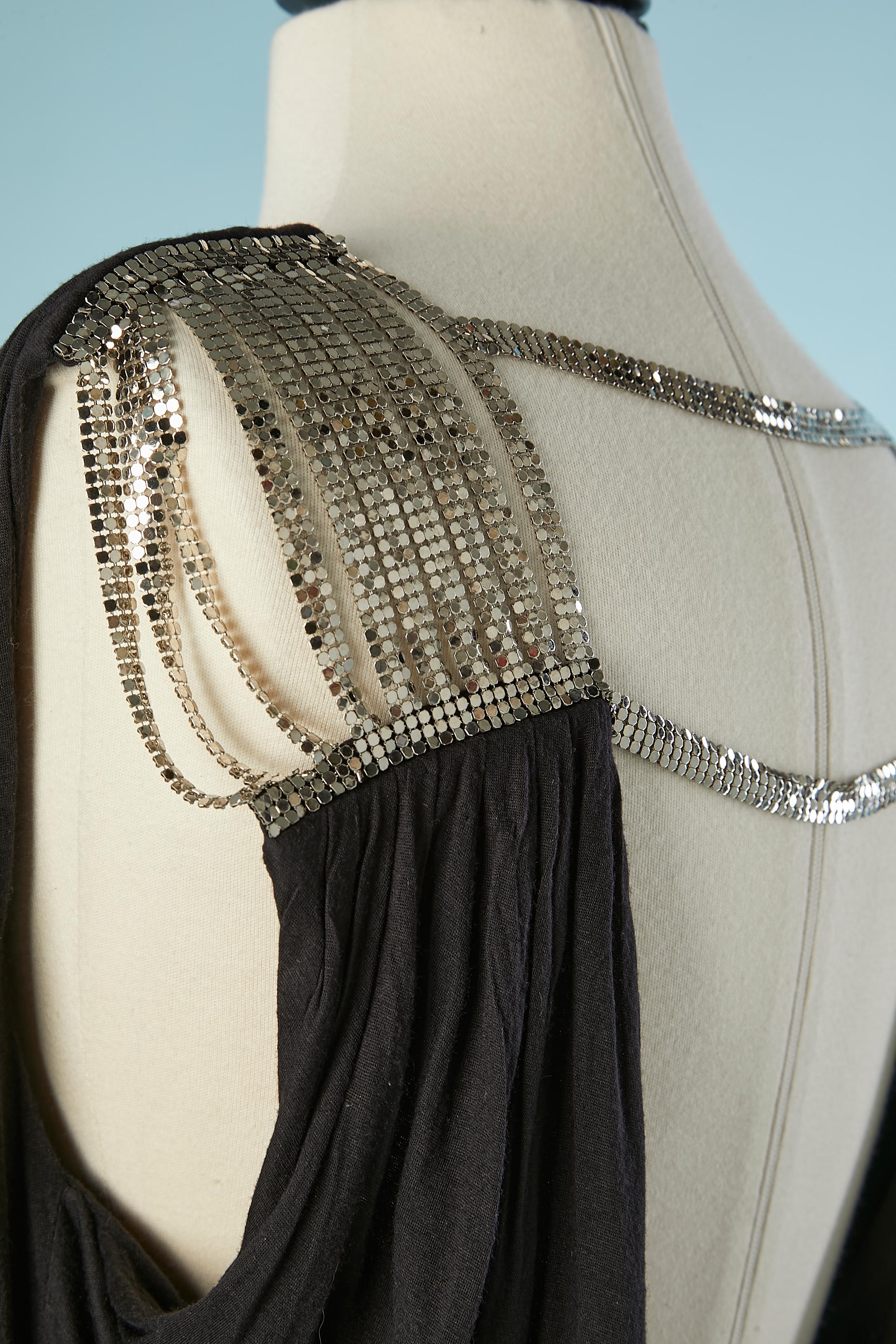 Top sans manches en jersey noir avec détails en cotte de mailles sur les épaules Versace Pour femmes en vente