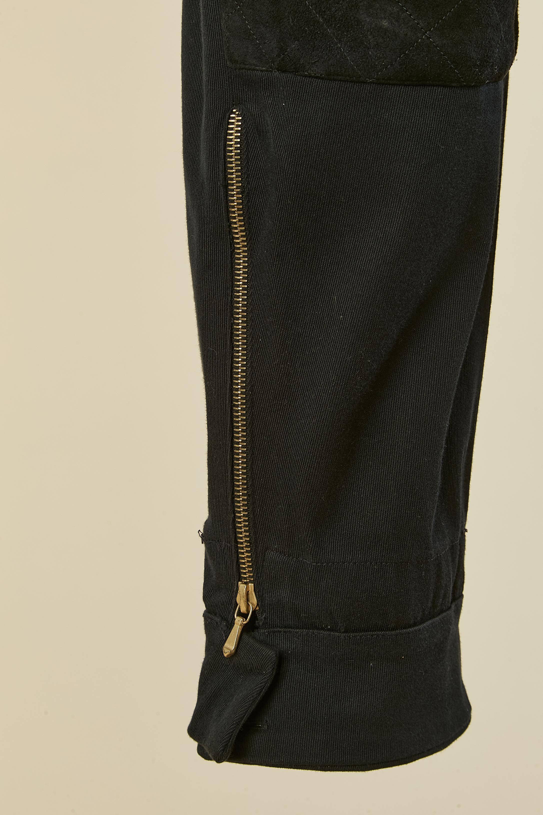 Noir Pantalon jodhpur noir avec appliques en daim CHANEL en vente