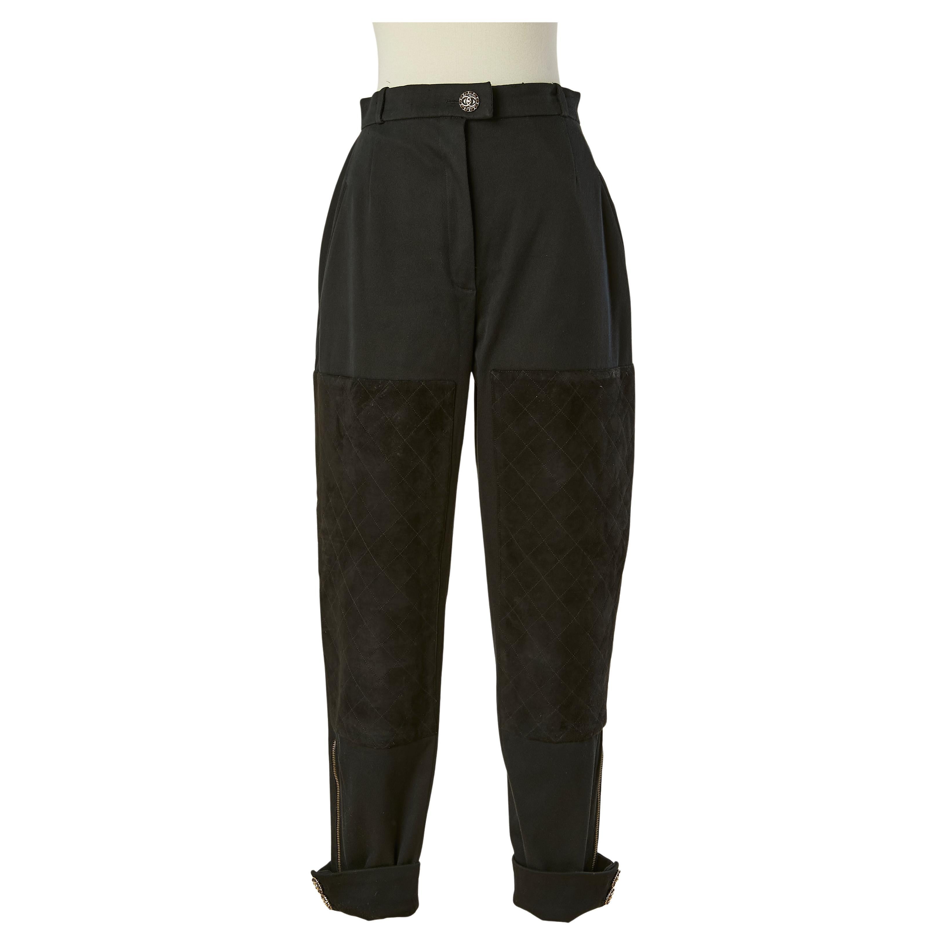 Pantalon jodhpur noir avec appliques en daim CHANEL en vente