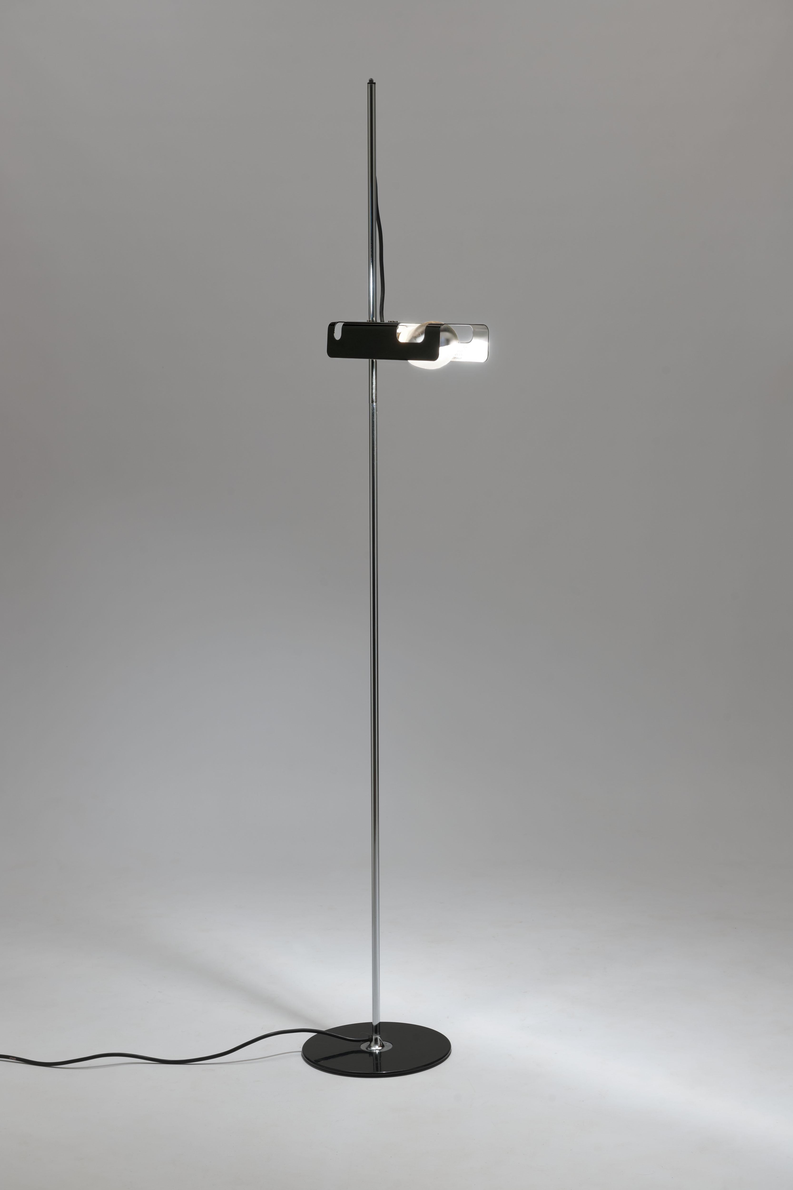 Black Joe Colombo Spider Floor Lamp by Oluce, Italy, 1965 In Good Condition In Utrecht, NL