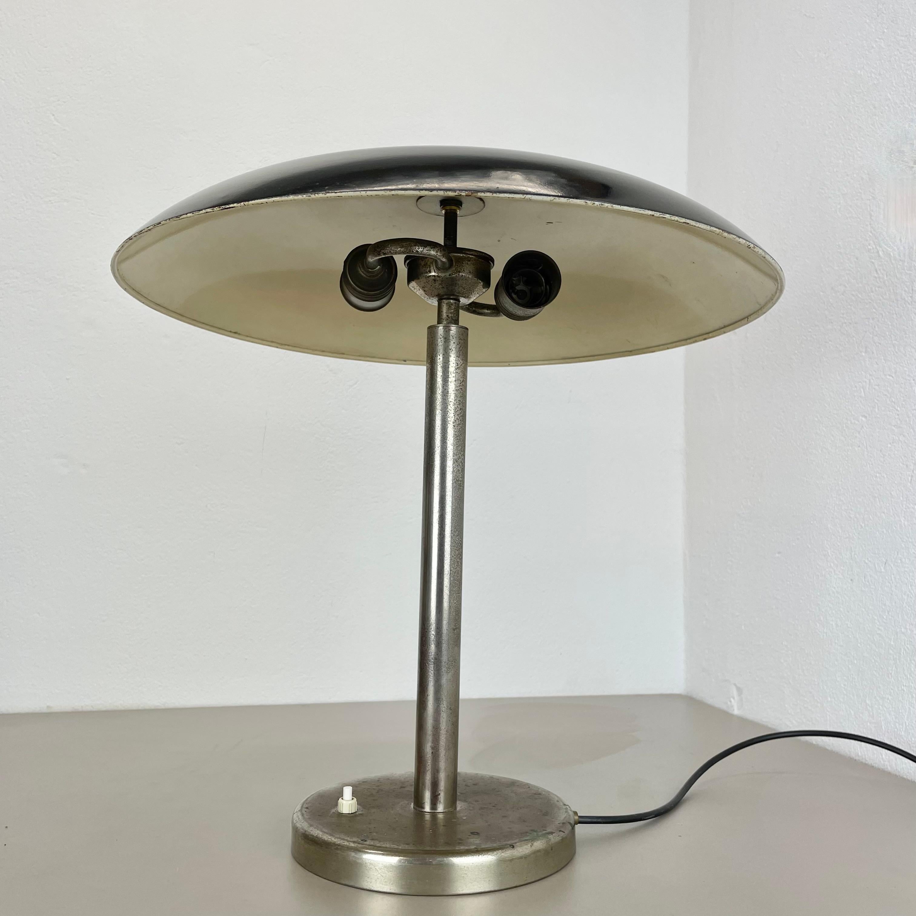Kaiser Idell 6604 Negra Lámpara de escritorio Bauhaus de Christian Dell, Alemania, años 30 Alemán en venta