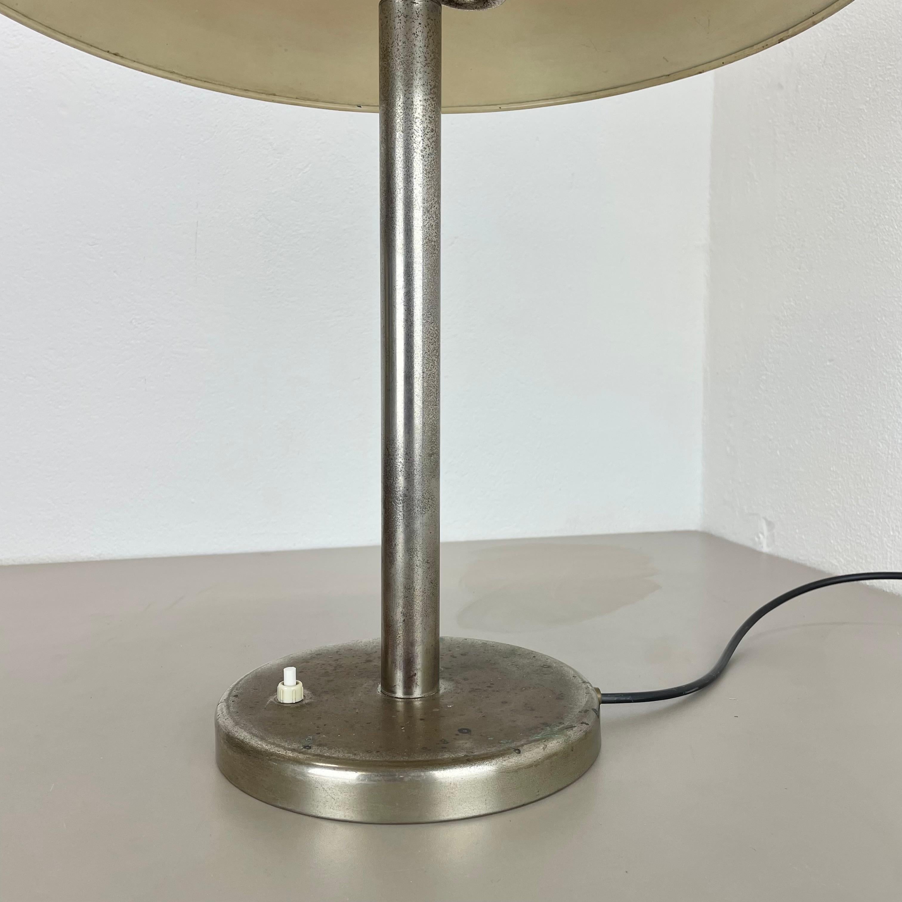 Kaiser Idell 6604 Negra Lámpara de escritorio Bauhaus de Christian Dell, Alemania, años 30 en Bueno estado para la venta en Kirchlengern, DE