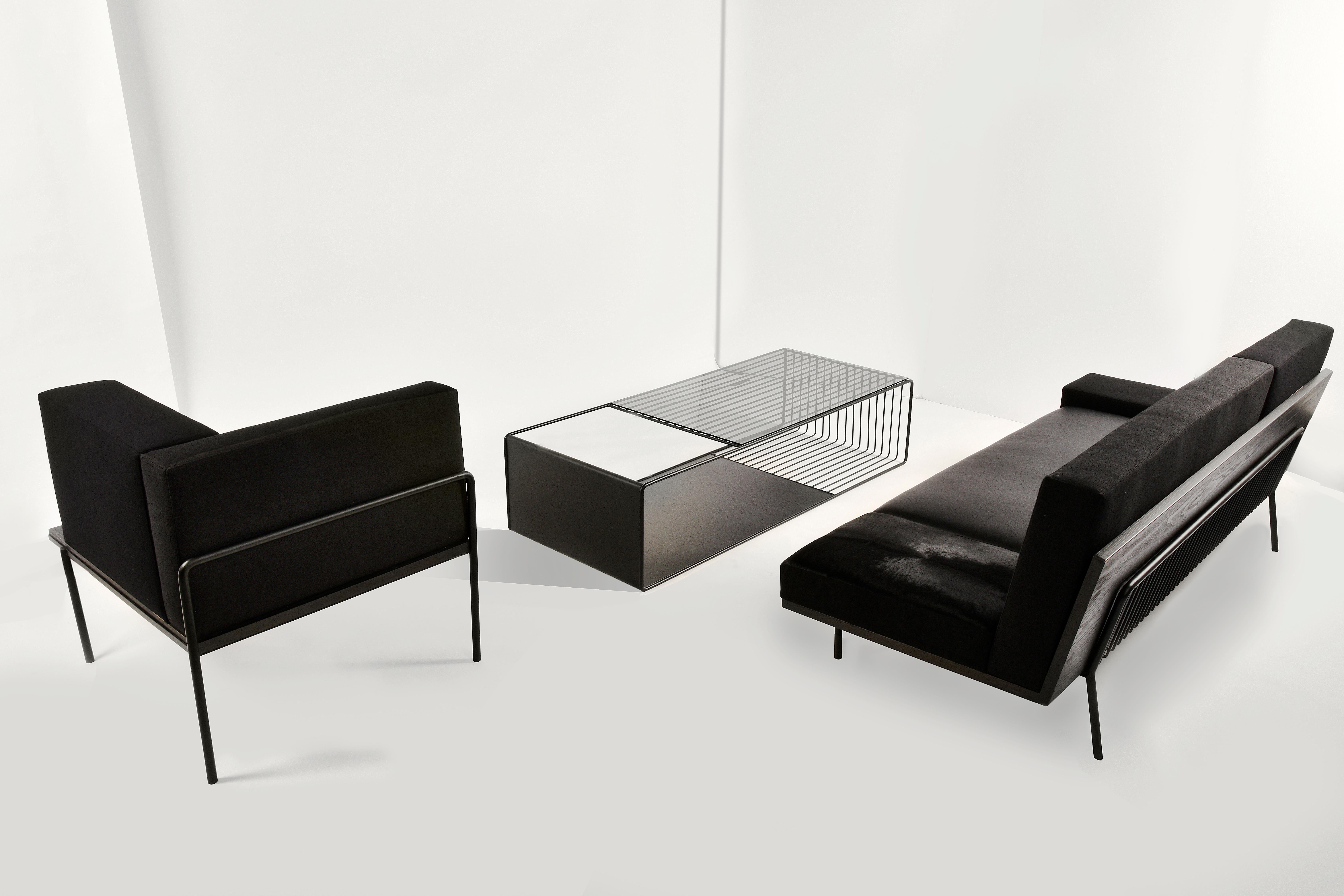 Moderne [Vente d'échantillons] Kaleidoscope, table basse minimaliste en métal noir et verre en vente