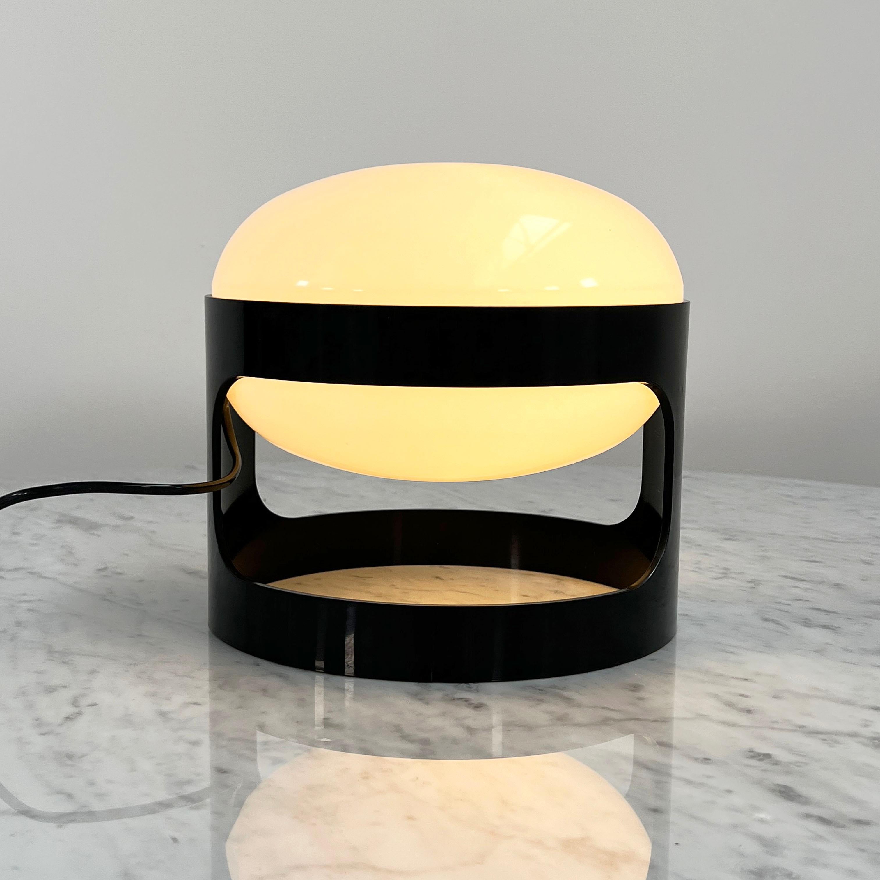 Joe colombo kartell lamp 2025