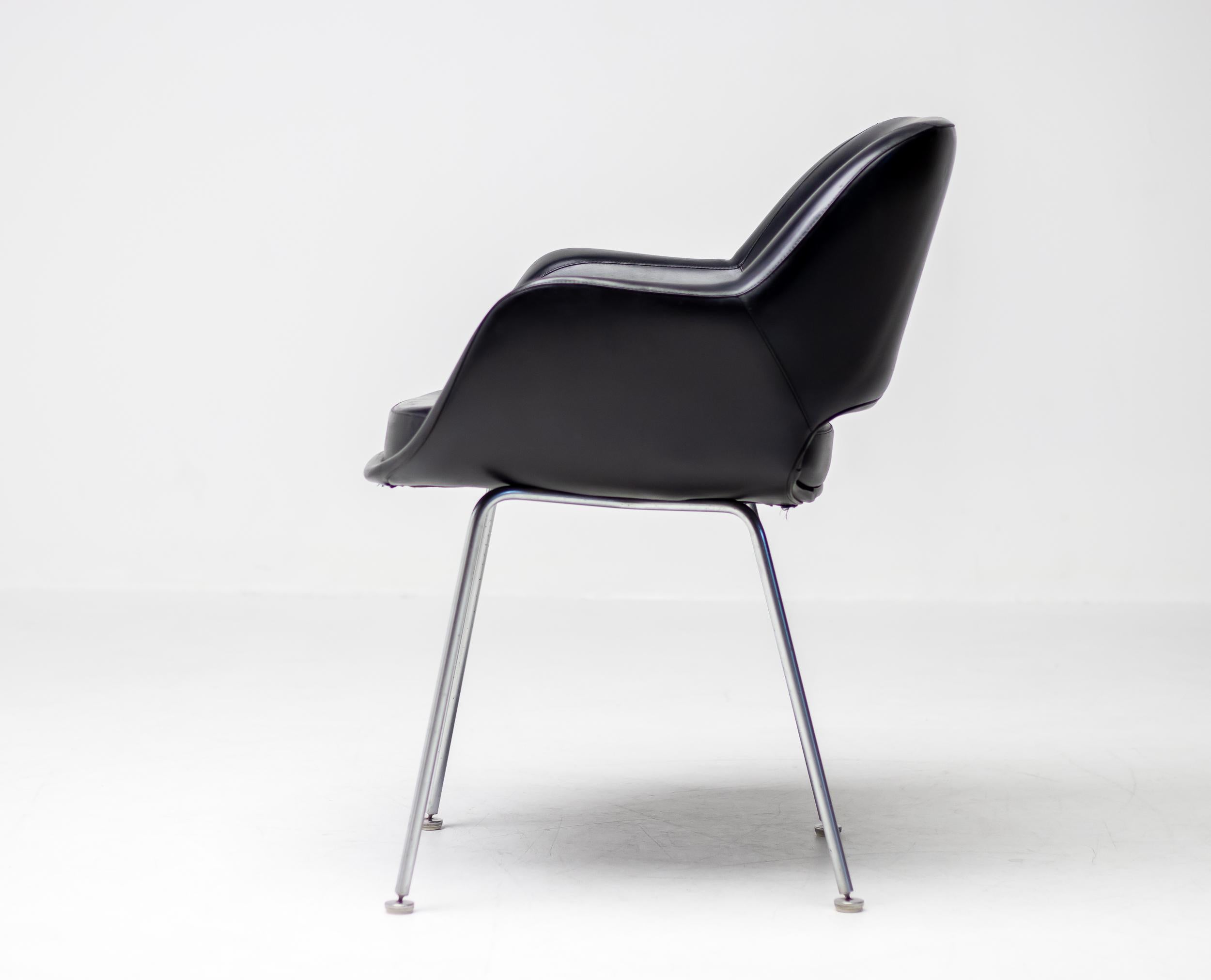 Mid-20th Century Black Kilta Chair by Olli Mannermaa For Sale