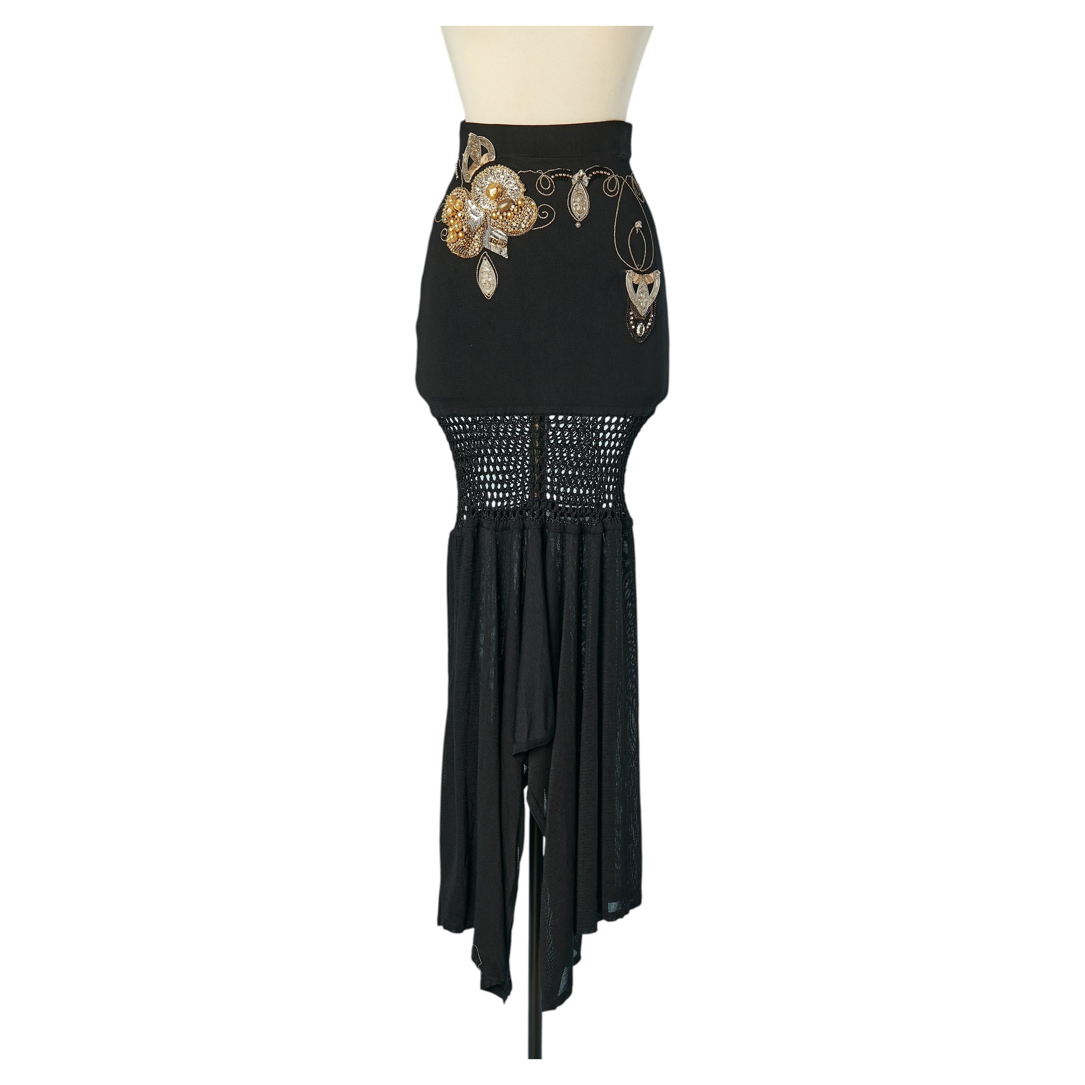 What is asymmetric skirt?