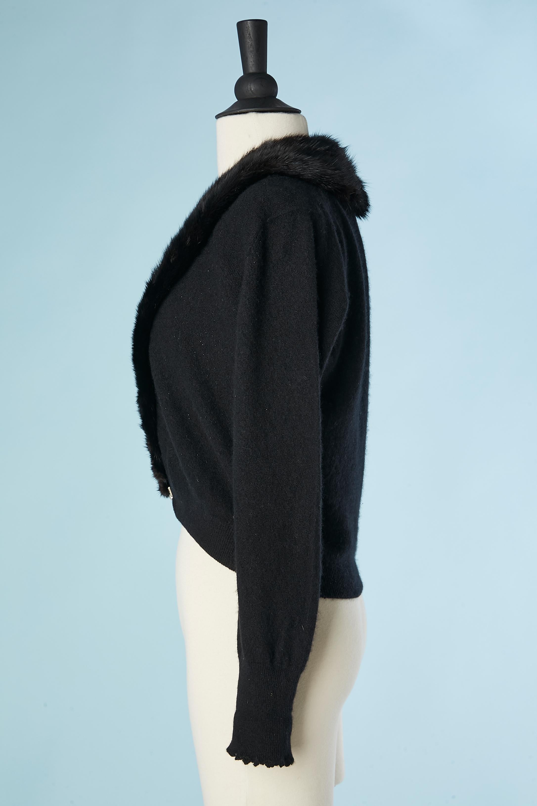 Black knit cardigan with detachable fur collar and lace lining In Excellent Condition For Sale In Saint-Ouen-Sur-Seine, FR