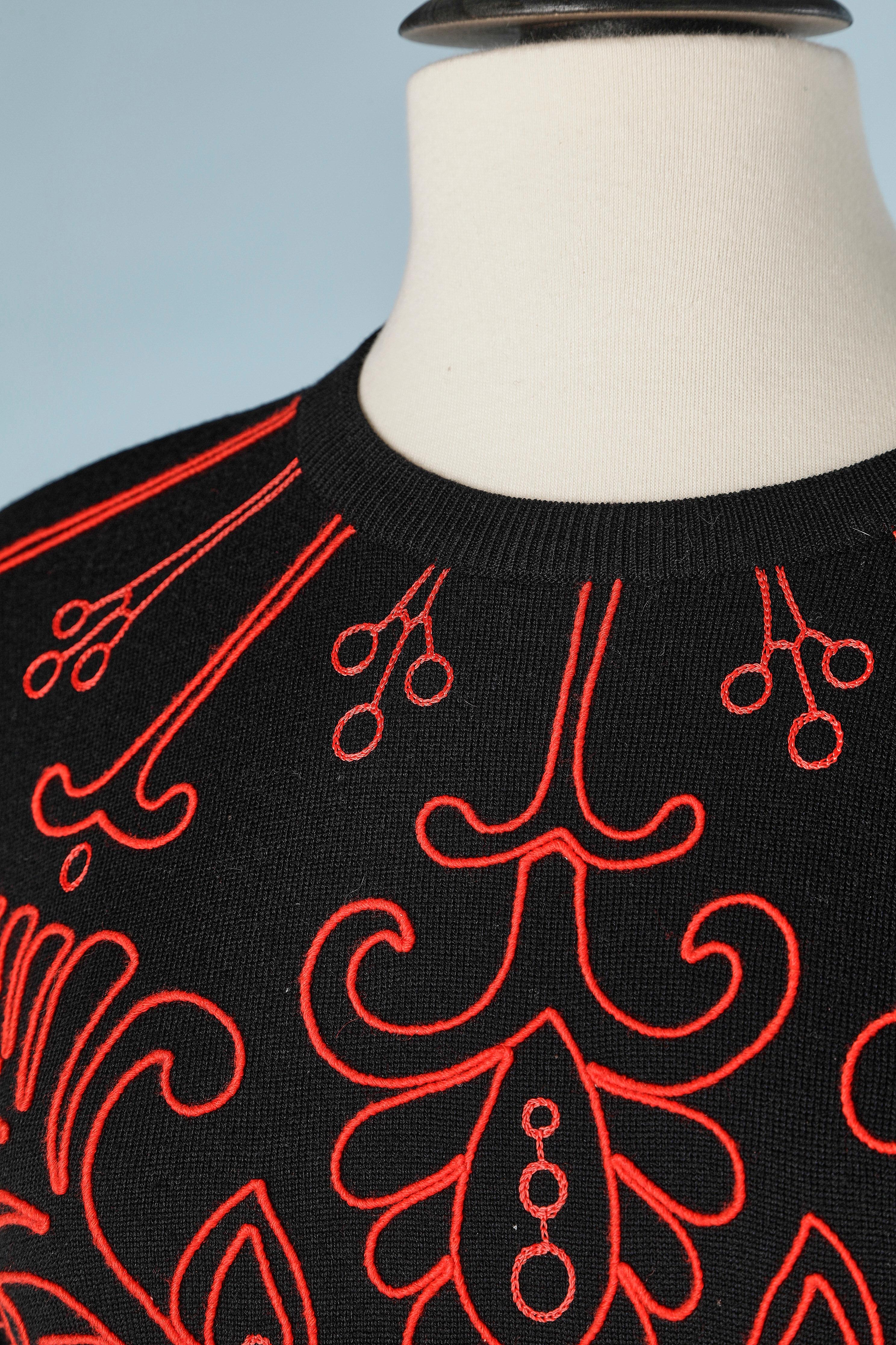 Black knit dress with red passementerie application Giani Versace  In Excellent Condition For Sale In Saint-Ouen-Sur-Seine, FR