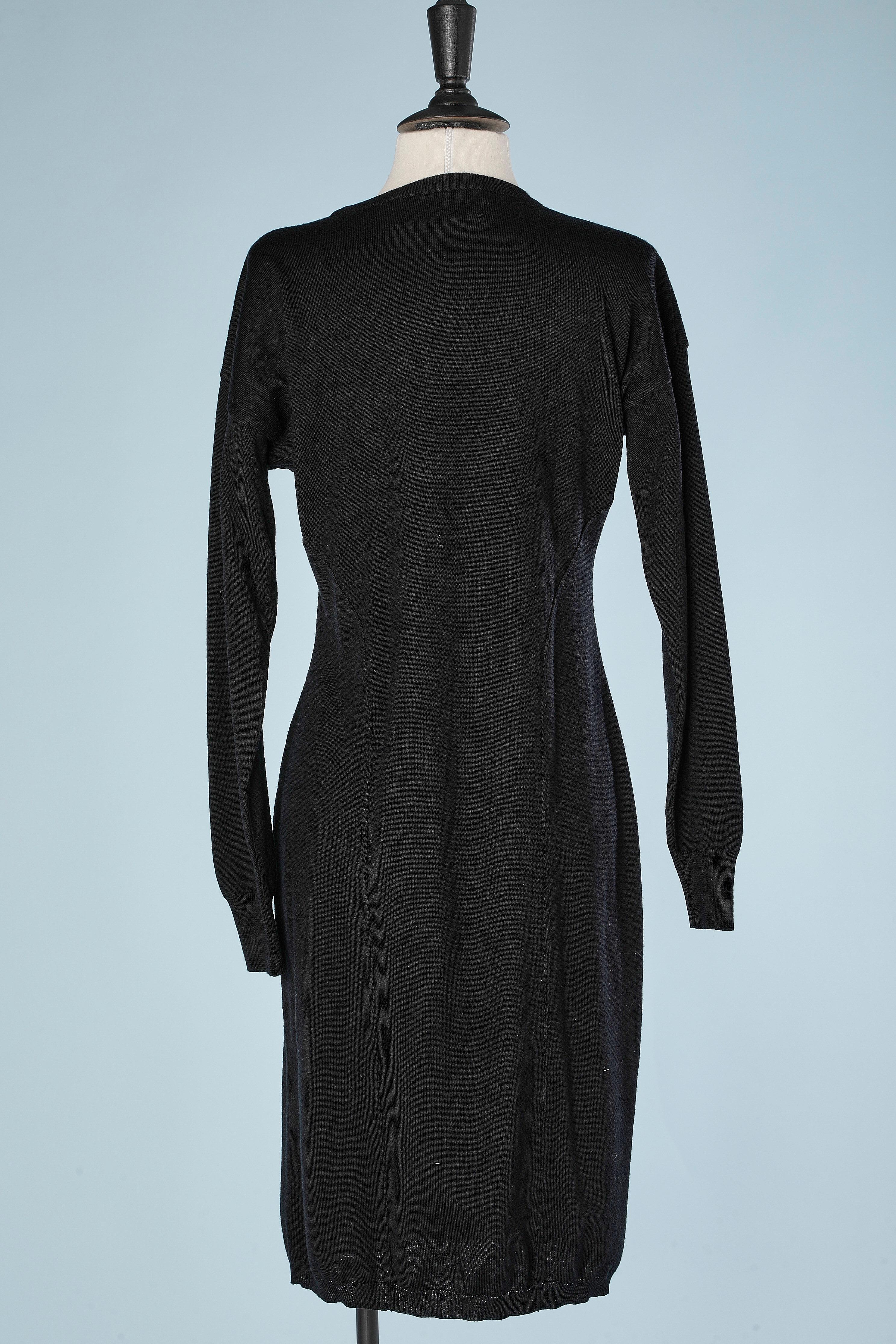 Donna Abito in maglia nera con applicazione passamaneria rossa Giani Versace in vendita
