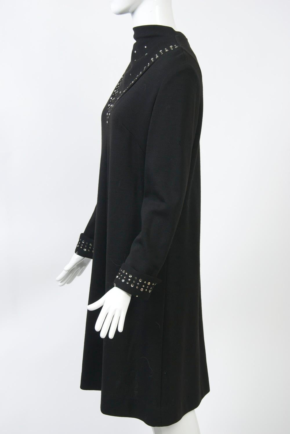 Robe en tricot noir avec bordures en strass Bon état - En vente à Alford, MA