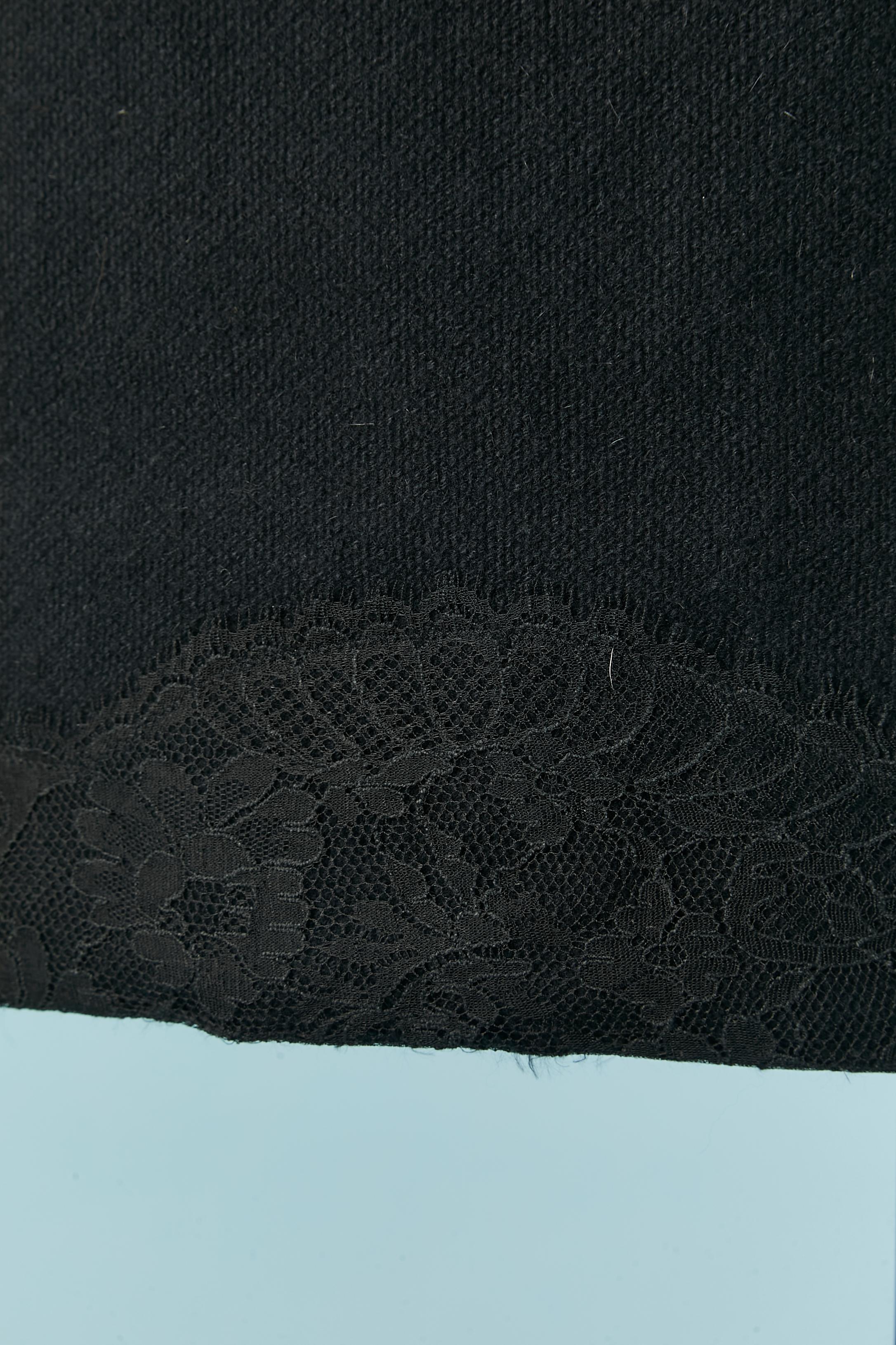 Black knit wool skirt with black lace edge on the top and bottom Rochas In Excellent Condition For Sale In Saint-Ouen-Sur-Seine, FR