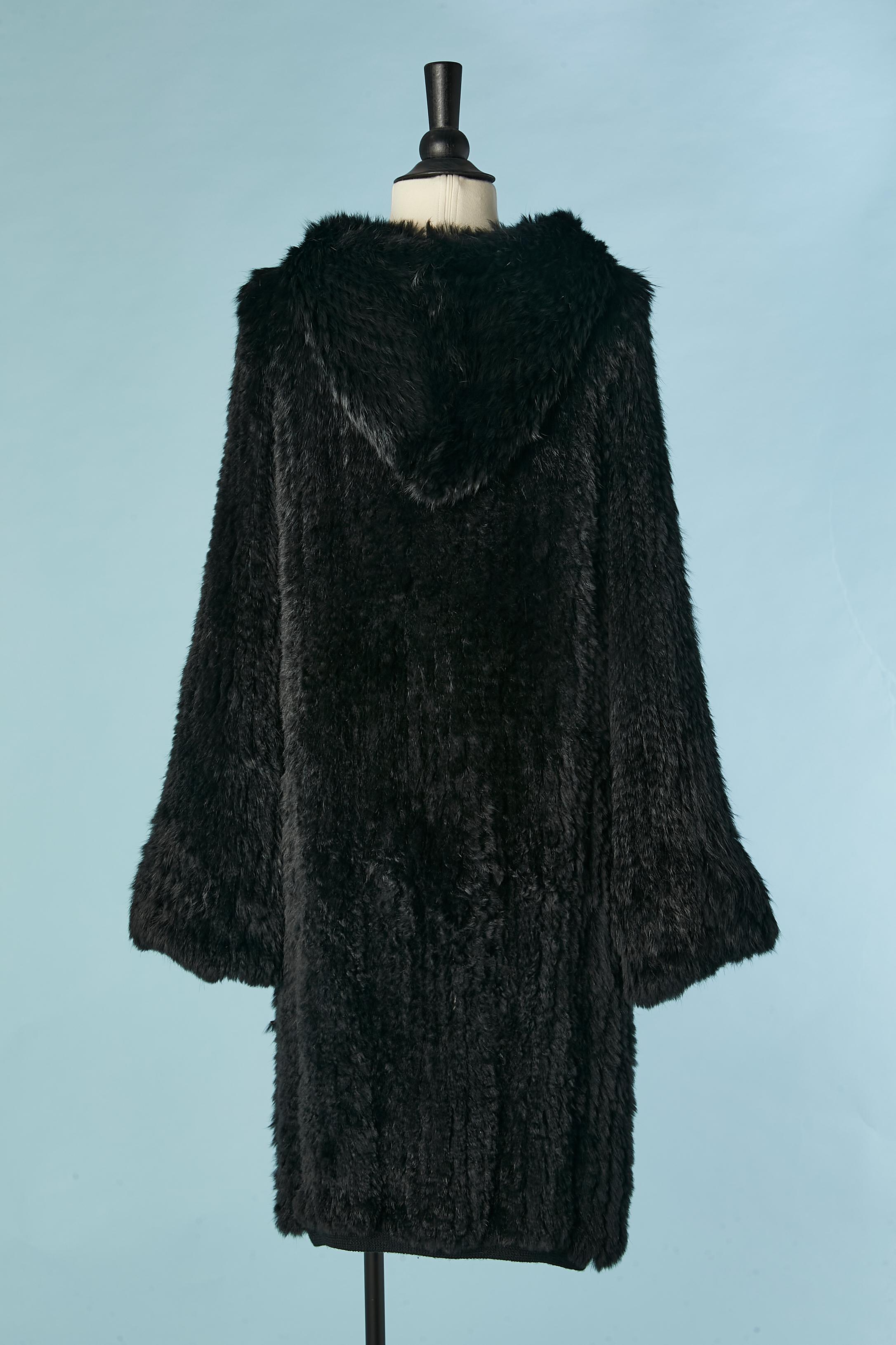 Schwarzer handgeknüpfter Mantel aus Kaninchenpelz mit Kapuze und RYKIELverschluss RYKIEL ca. 1990er Jahre  im Angebot 1