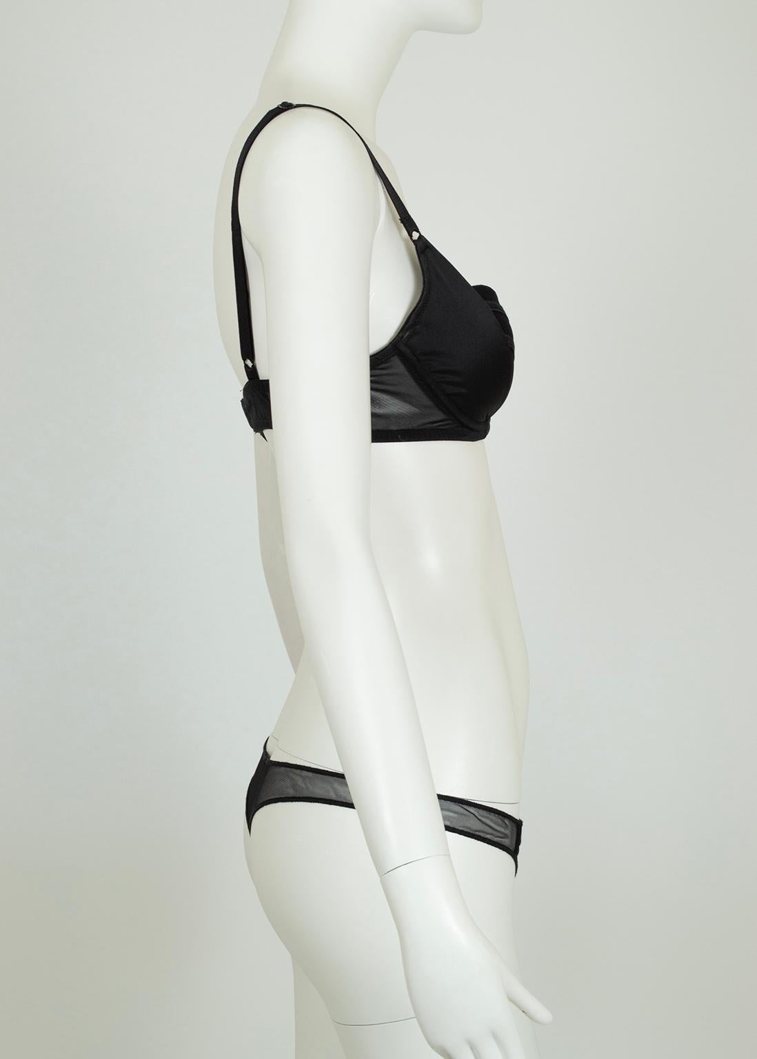 Black La Perla Studio Deco Balconette Bra, 2 Thong Panty Set – 34 C / Sm, 2005 In Excellent Condition For Sale In Tucson, AZ