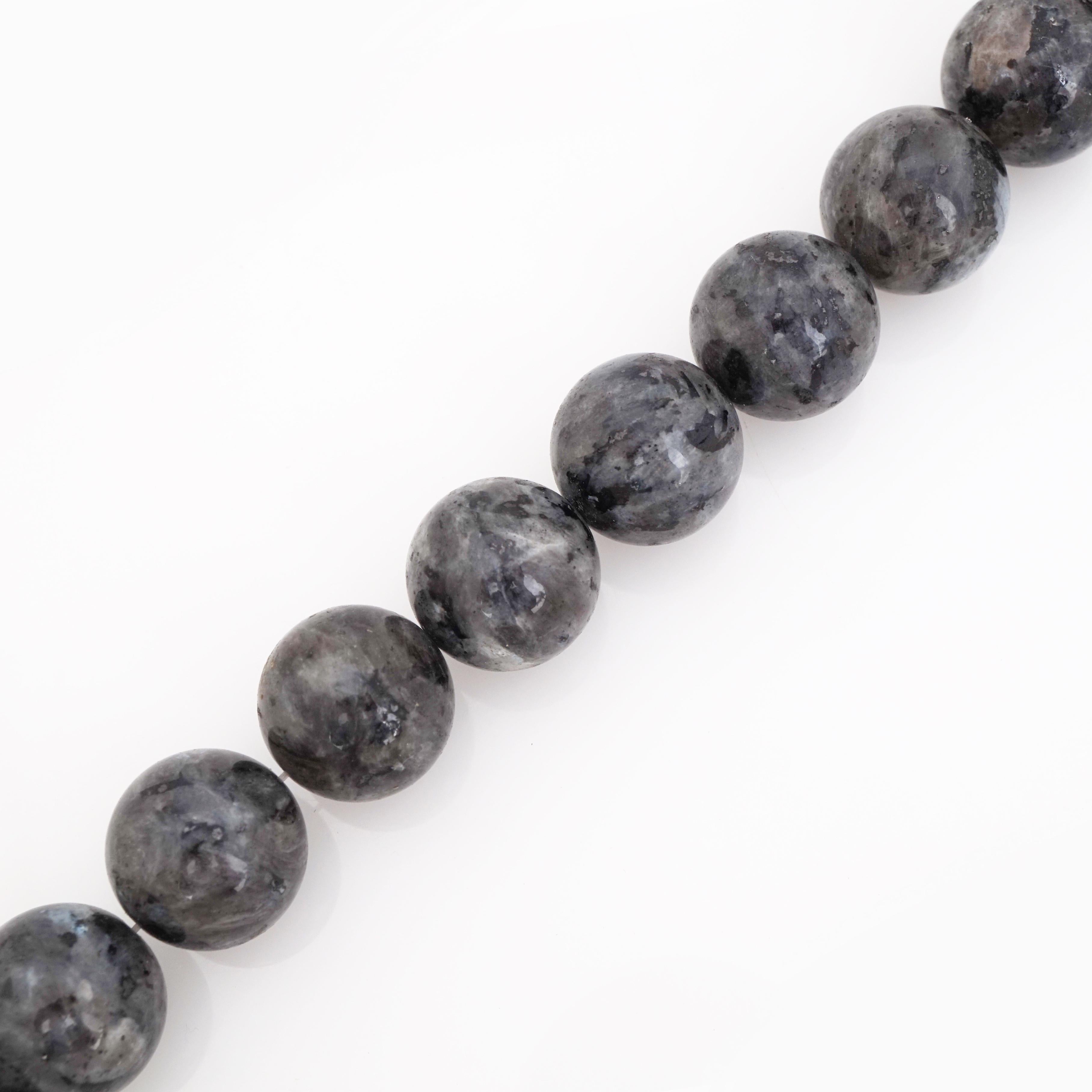 Modern Black Labradorite Beaded Necklace With Round Flat Onyx Gemstone, 1980s For Sale