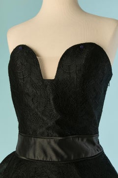 Schwarzes Bustier-Abendkleid aus Spitze und Satin von Gai Mattiolo