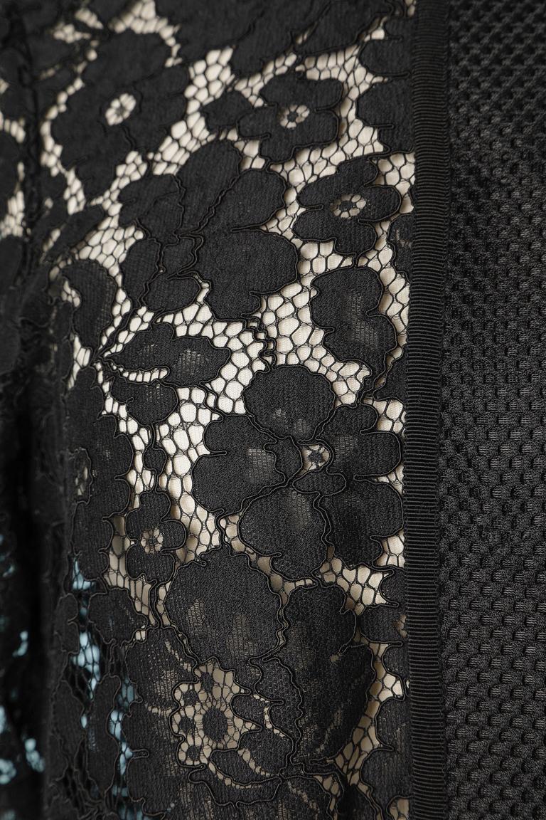 Black lace and technical fabric cocktail dress Carolina Herrera  In New Condition For Sale In Saint-Ouen-Sur-Seine, FR