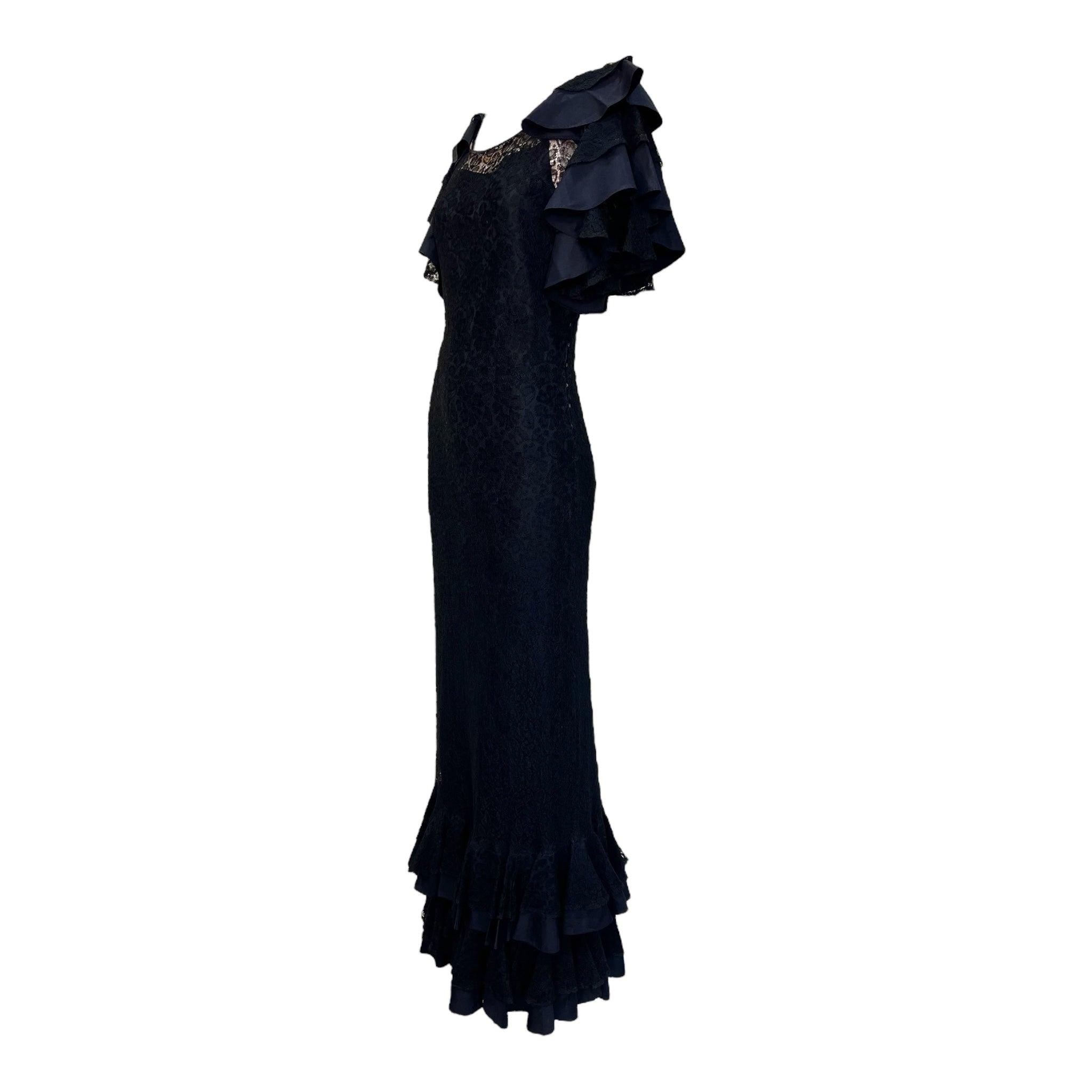Black Lace Dramatic Flutter Sleeve Mermaid Gown, 1930s In Good Condition For Sale In Los Angeles, CA