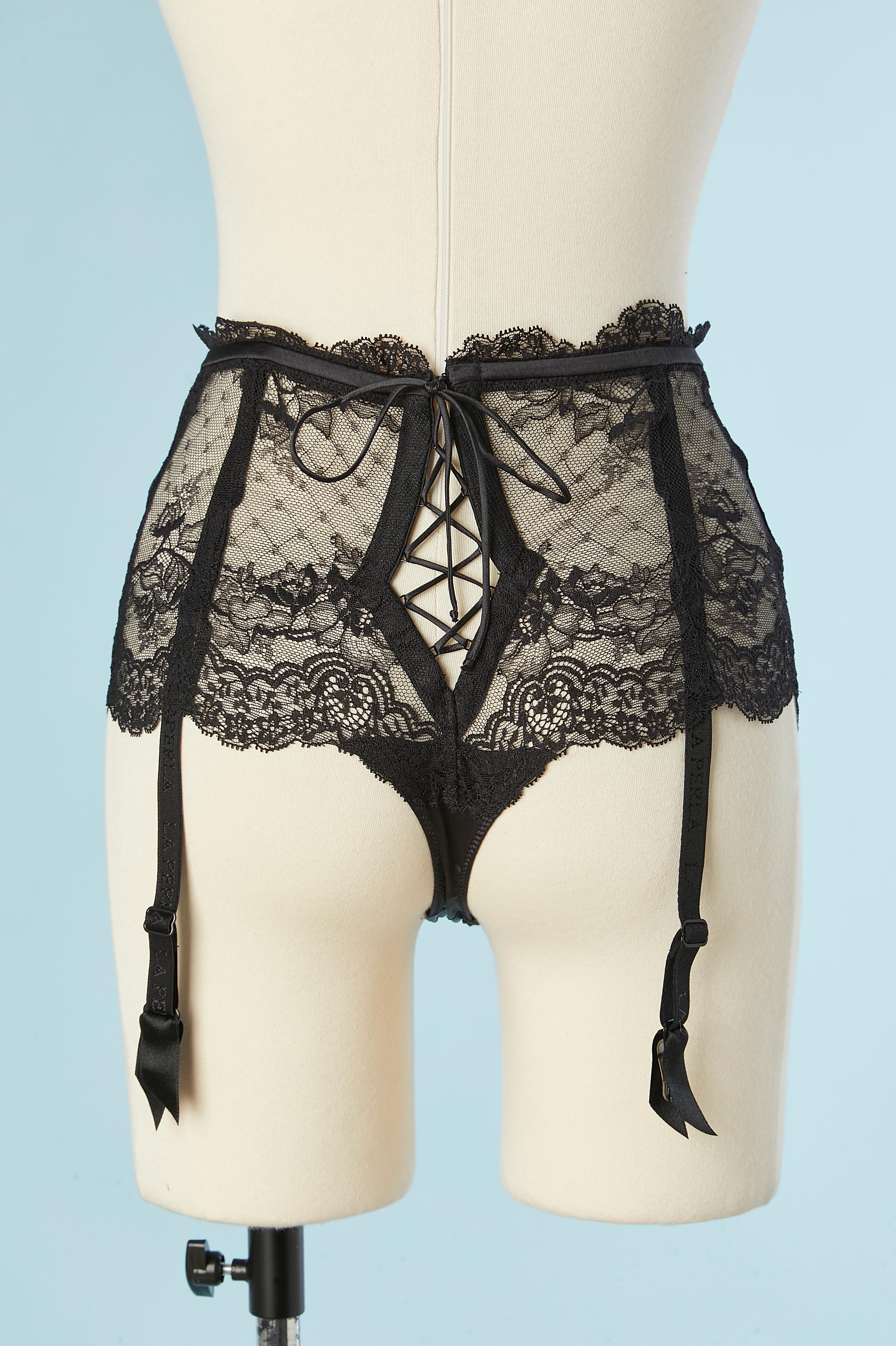 Women's Black lace panties with garter belt and laces in the back La Perla  For Sale