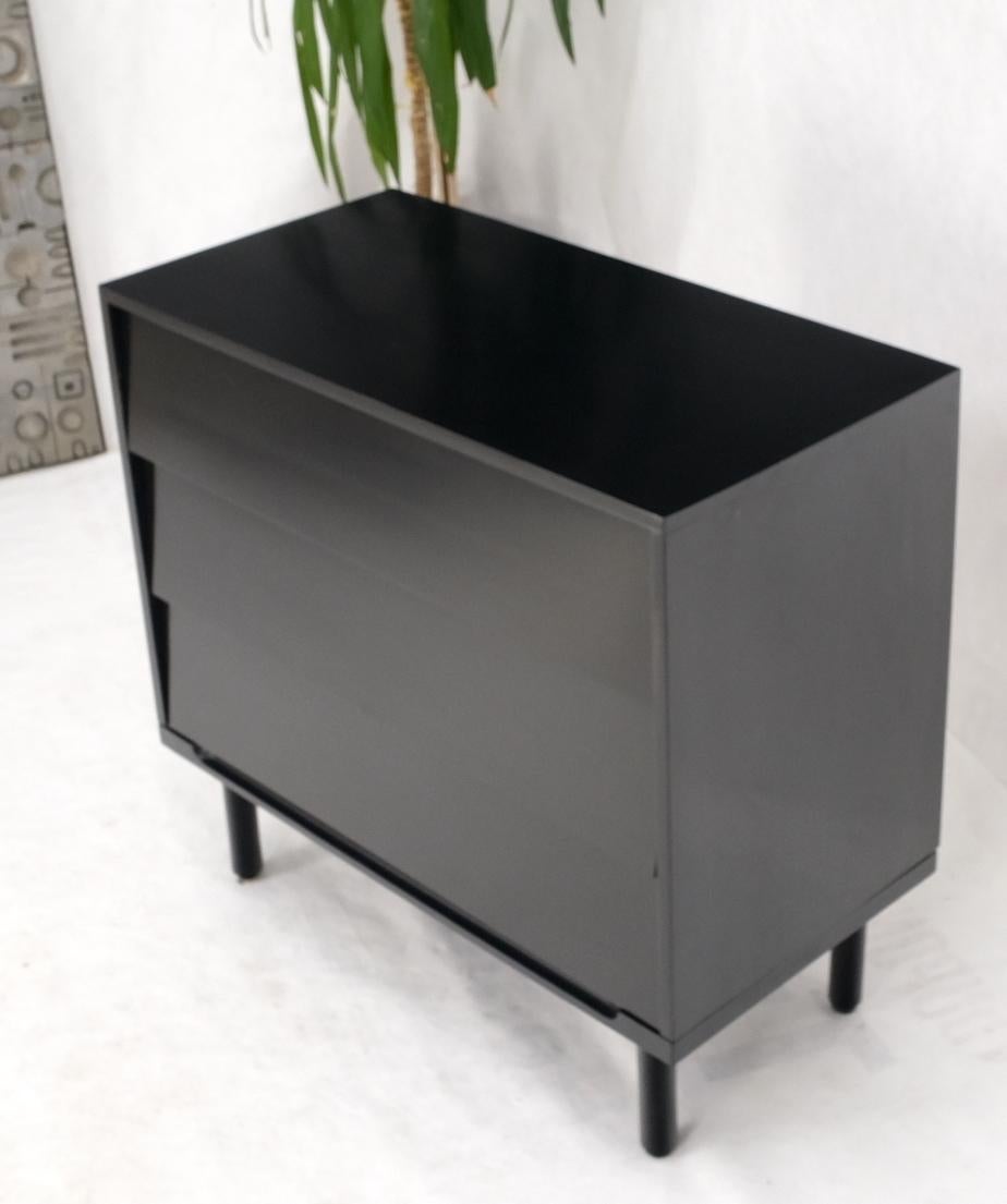 Black Lacquer 3 Louver Drawers Dresser on a 