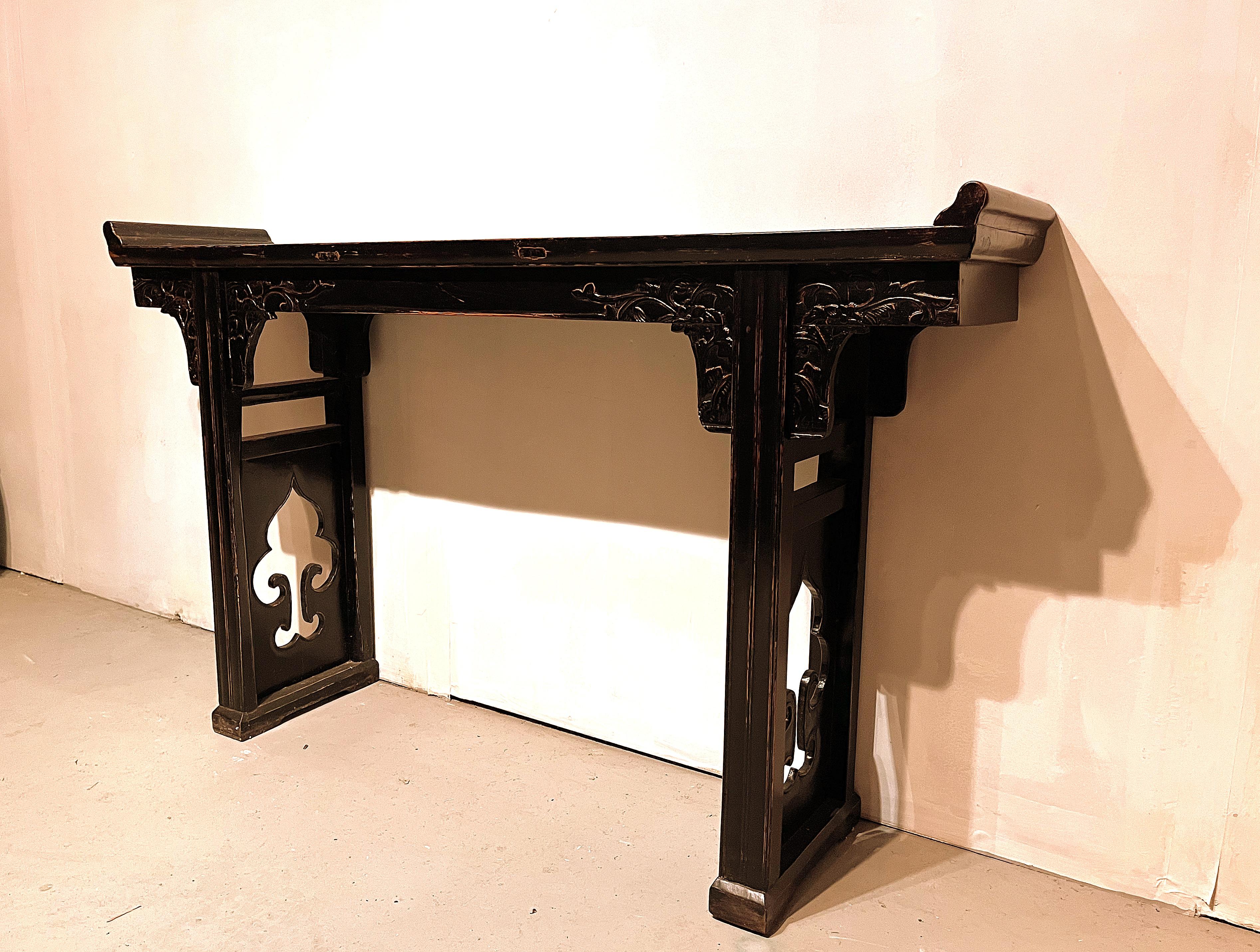 Early 20th Century Black Lacquer Altar Table / Console Table For Sale