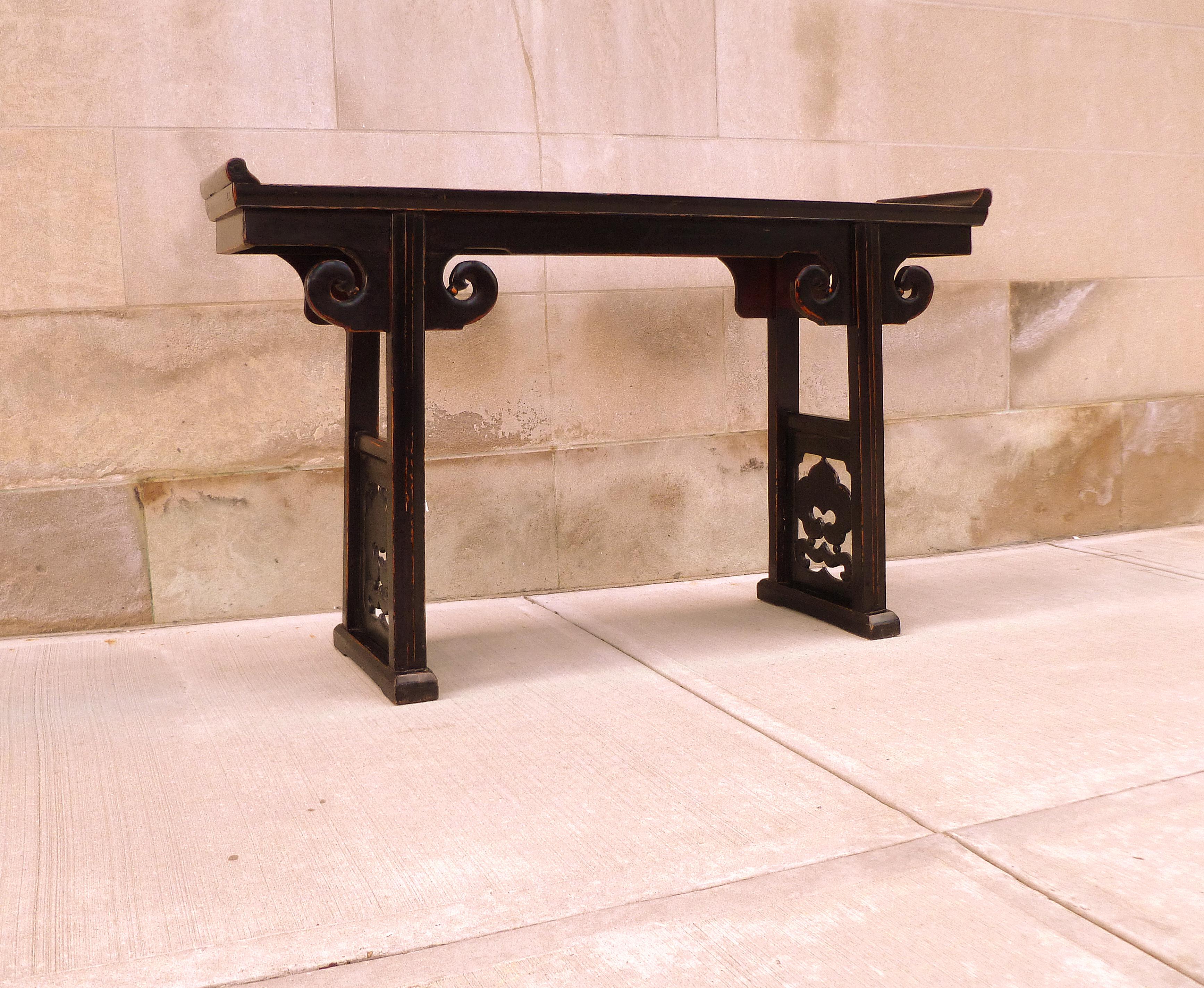 Early 20th Century Black Lacquer Altar Table / Console Table For Sale