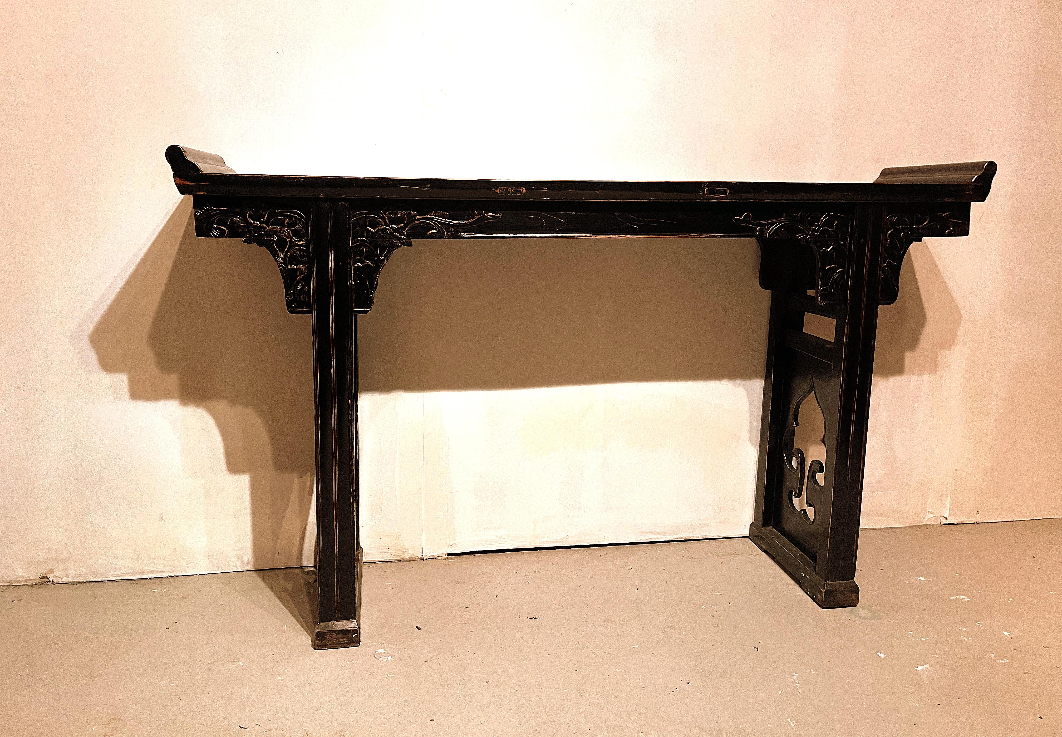 Black Lacquer Altar Table / Console Table For Sale 1