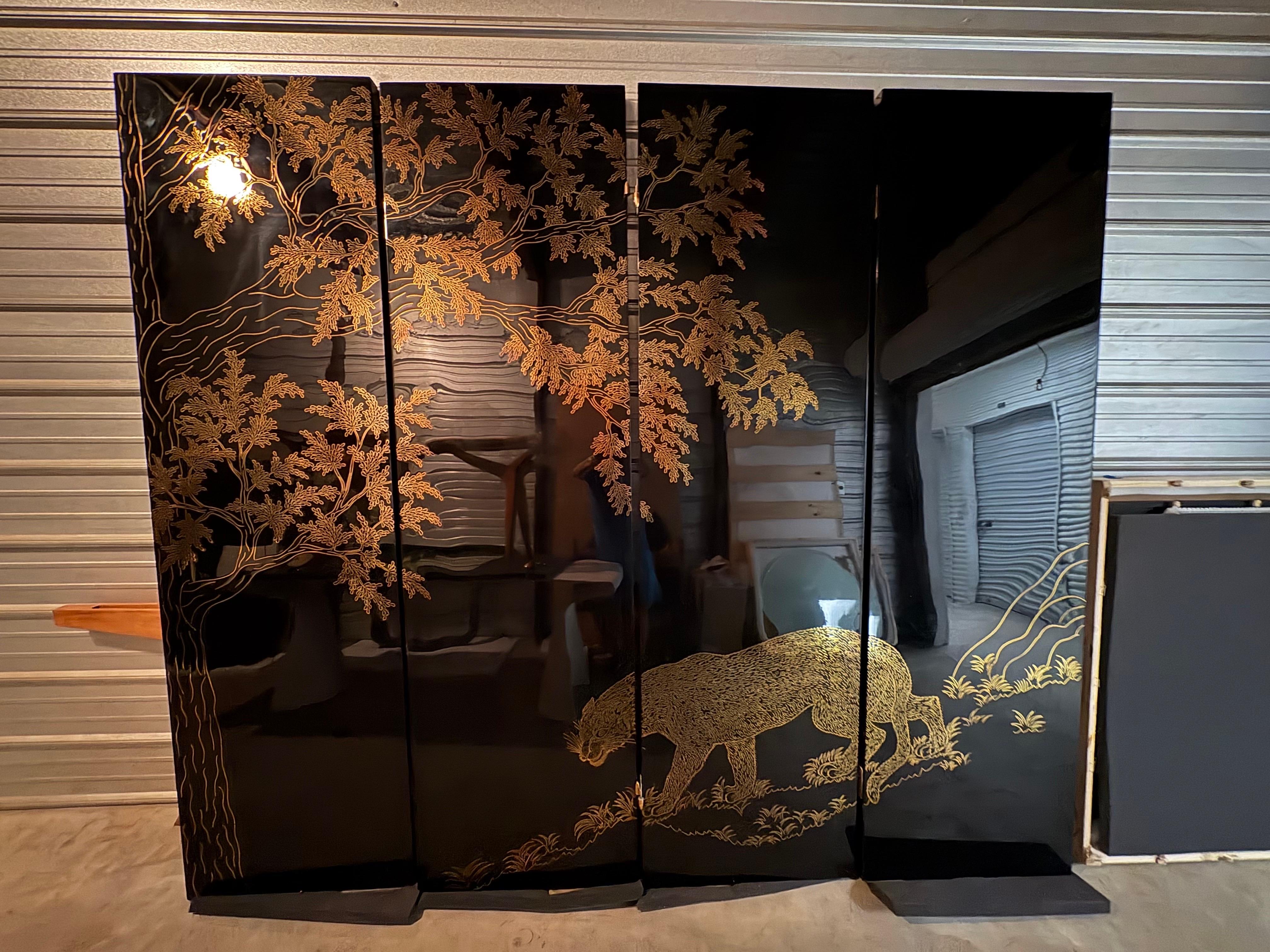 Schermo divisorio in laccato nero e ottone per la stanza In condizioni buone in vendita a Houston, TX