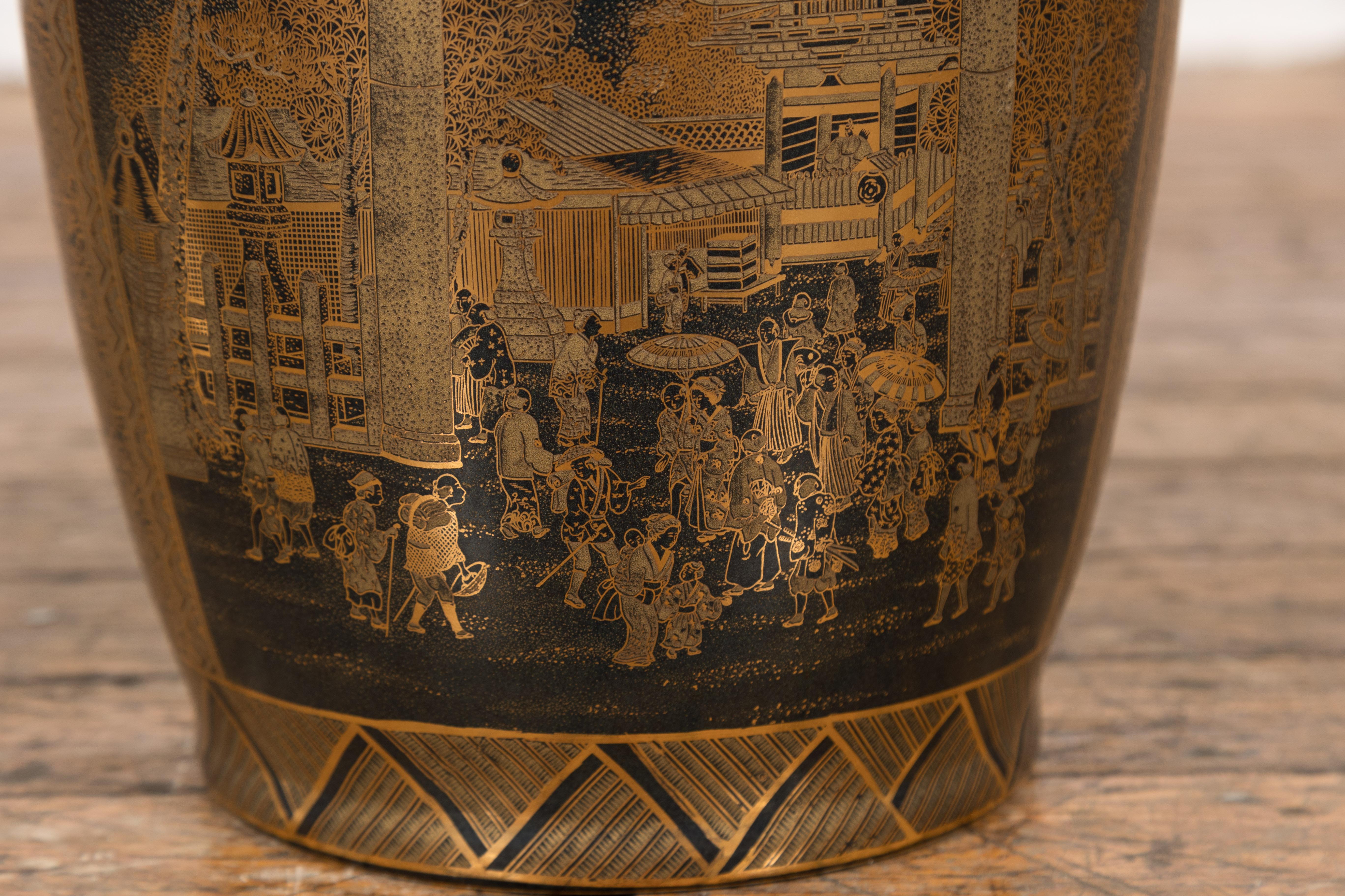 Black Lacquer and Gold Leaf Underlay Chinese Altar Vase with Scalloped Top For Sale 6