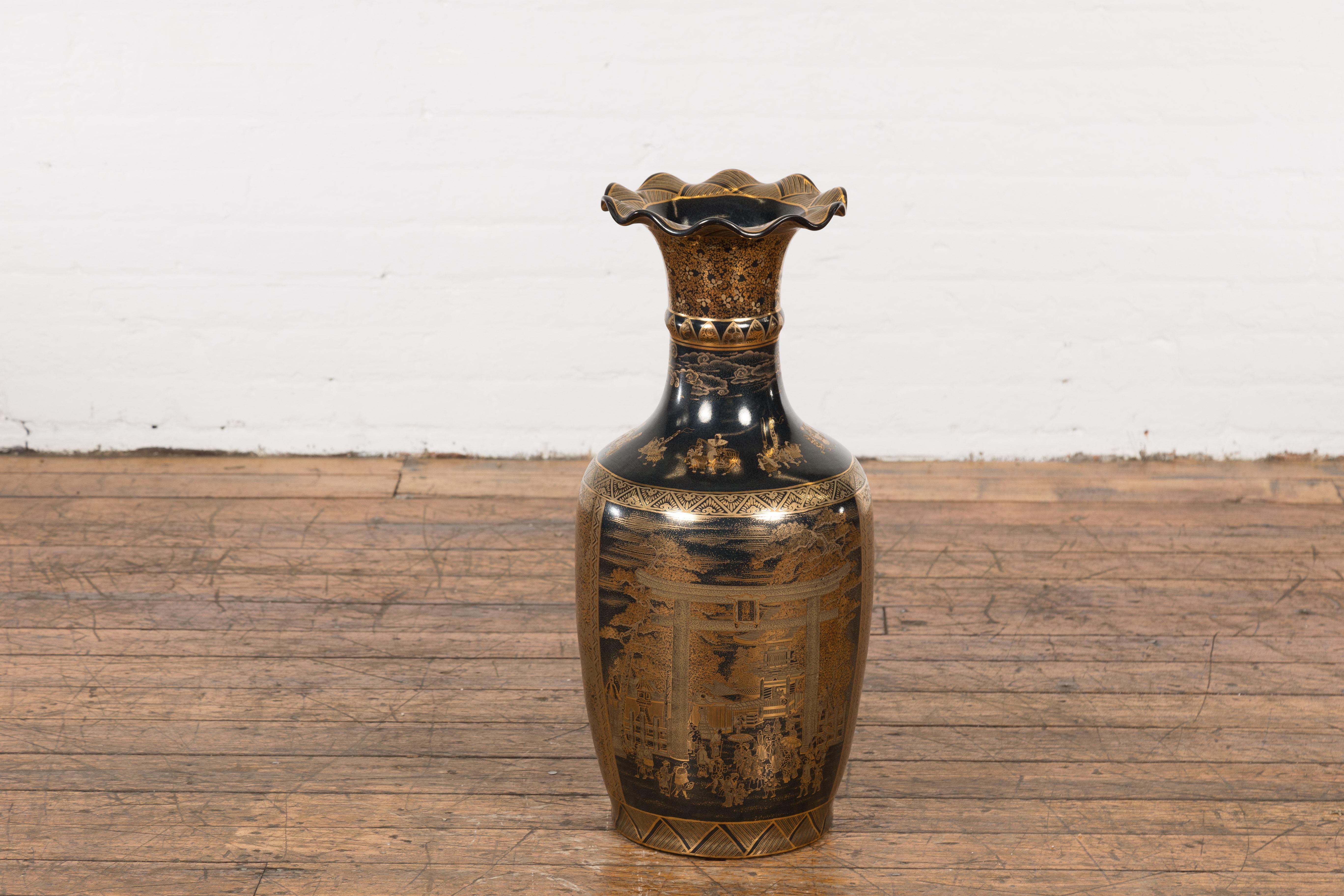 20th Century Black Lacquer and Gold Leaf Underlay Chinese Altar Vase with Scalloped Top For Sale