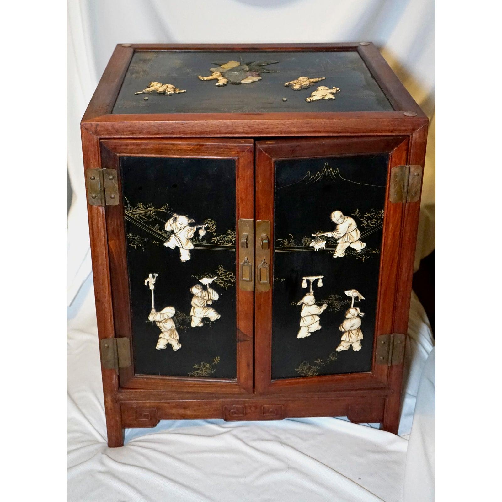 Black Lacquer and Rosewood Cabinet with Soapstone and Bone Inlay For Sale 4