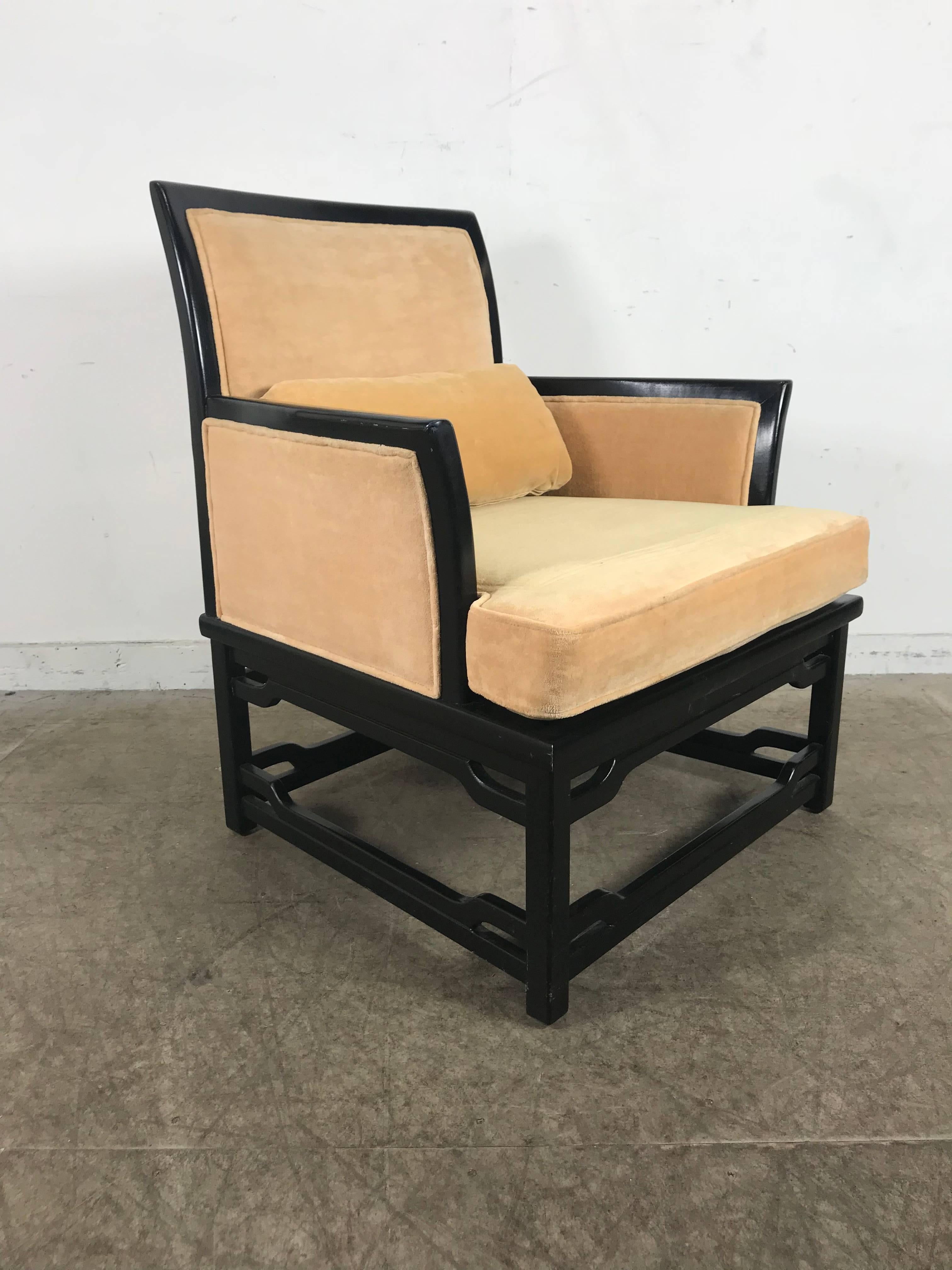 Asiatischer Modern-Sessel aus schwarzem Lack und Samt von Hibriten nach James Mont (Moderne der Mitte des Jahrhunderts) im Angebot