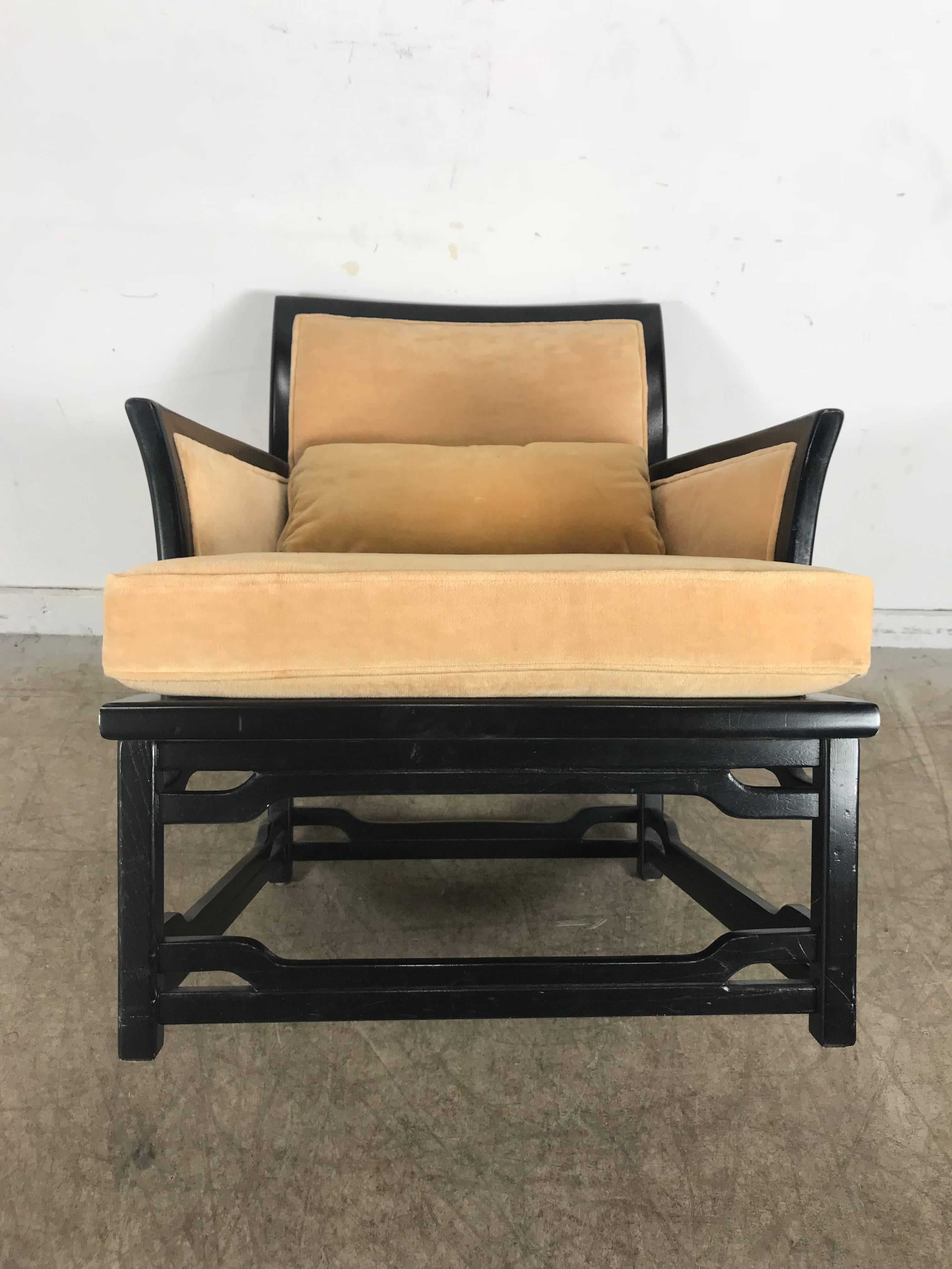 American Black Lacquer and Velvet Asian Modern Armchair by Hibriten after James Mont For Sale