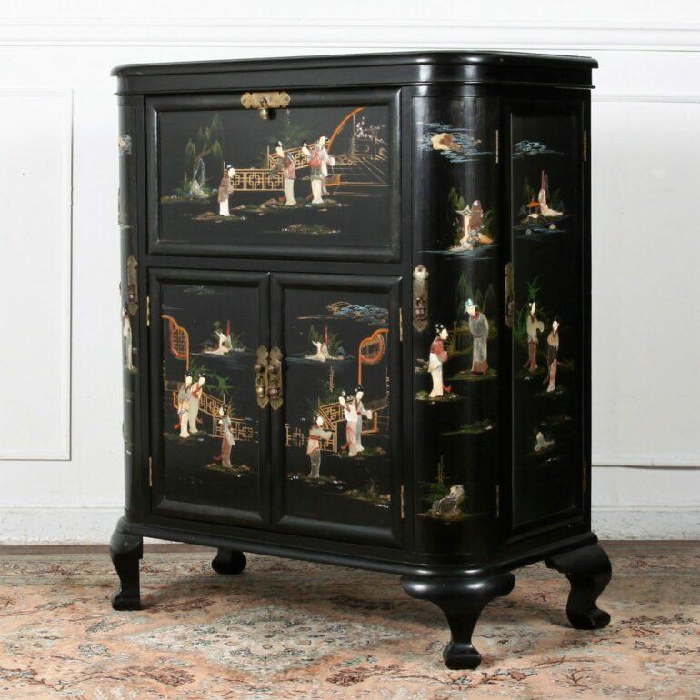 Inlay Black Lacquer Bar with Hardstone Figures